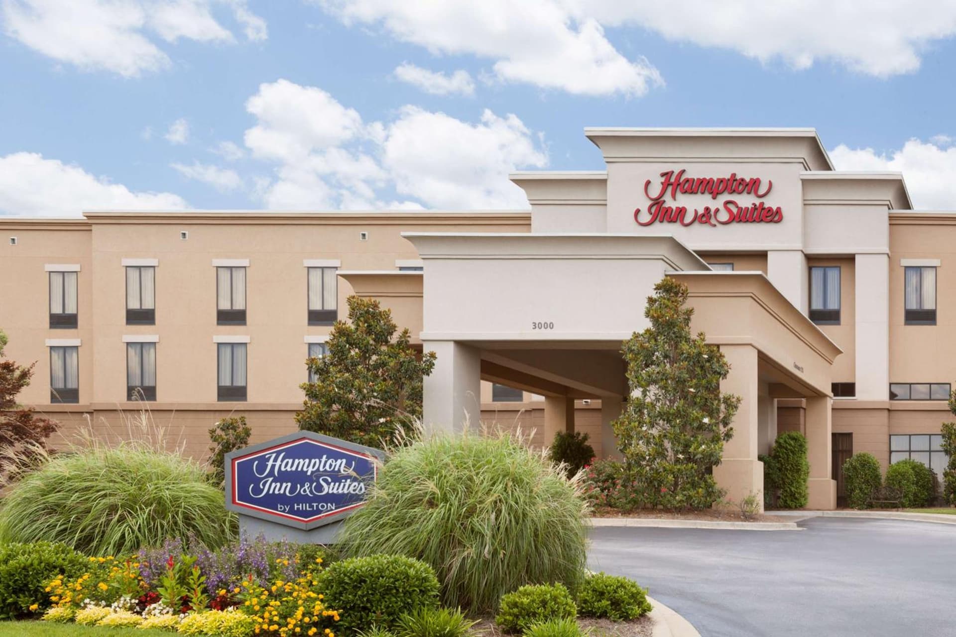 Hampton Inn & Suites Opelika-I-85 Auburn Area interior in Opelika, AL — gallery photo 2