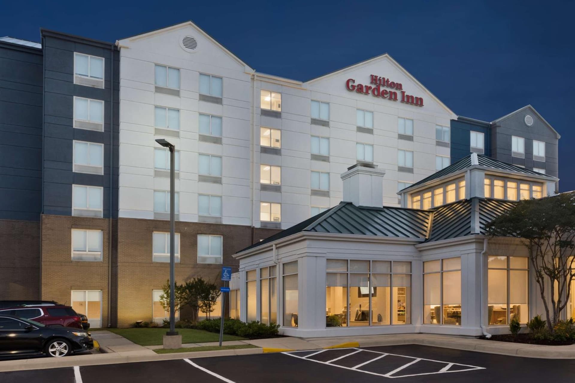 Hilton Garden Inn Birmingham/Lakeshore Drive interior in Birmingham, AL — gallery photo 2