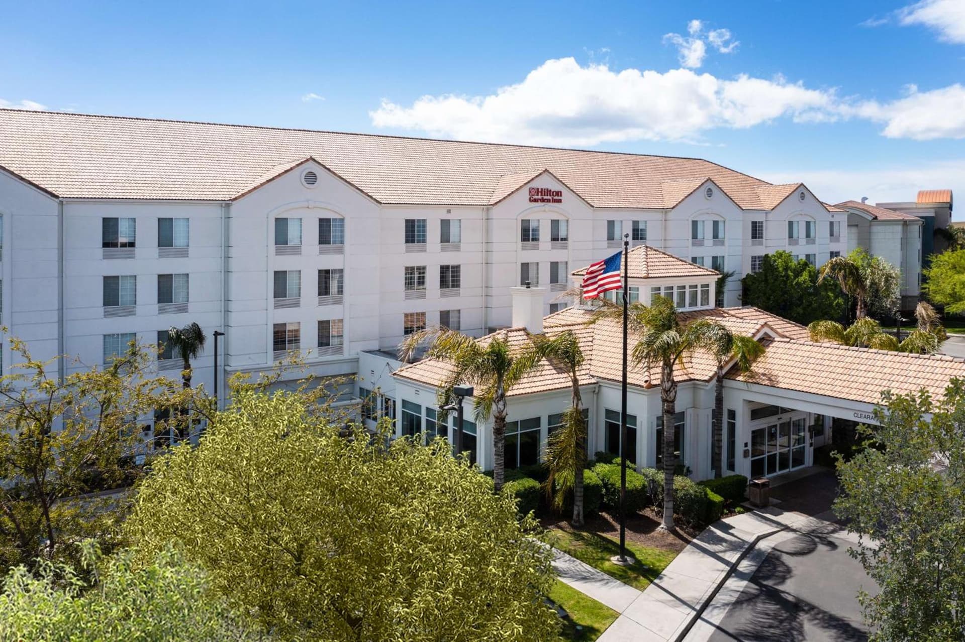 Hilton Garden Inn Bakersfield property views in Bakersfield, CA — gallery photo 3