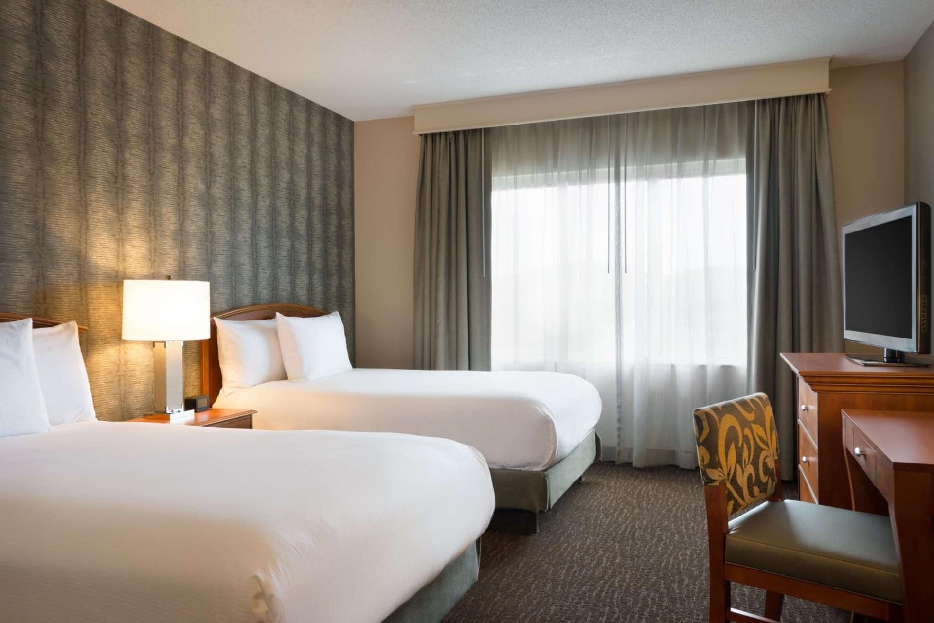 Embassy Suites by Hilton Franklin Cool Spring gallery photo in Franklin, TN — image 40