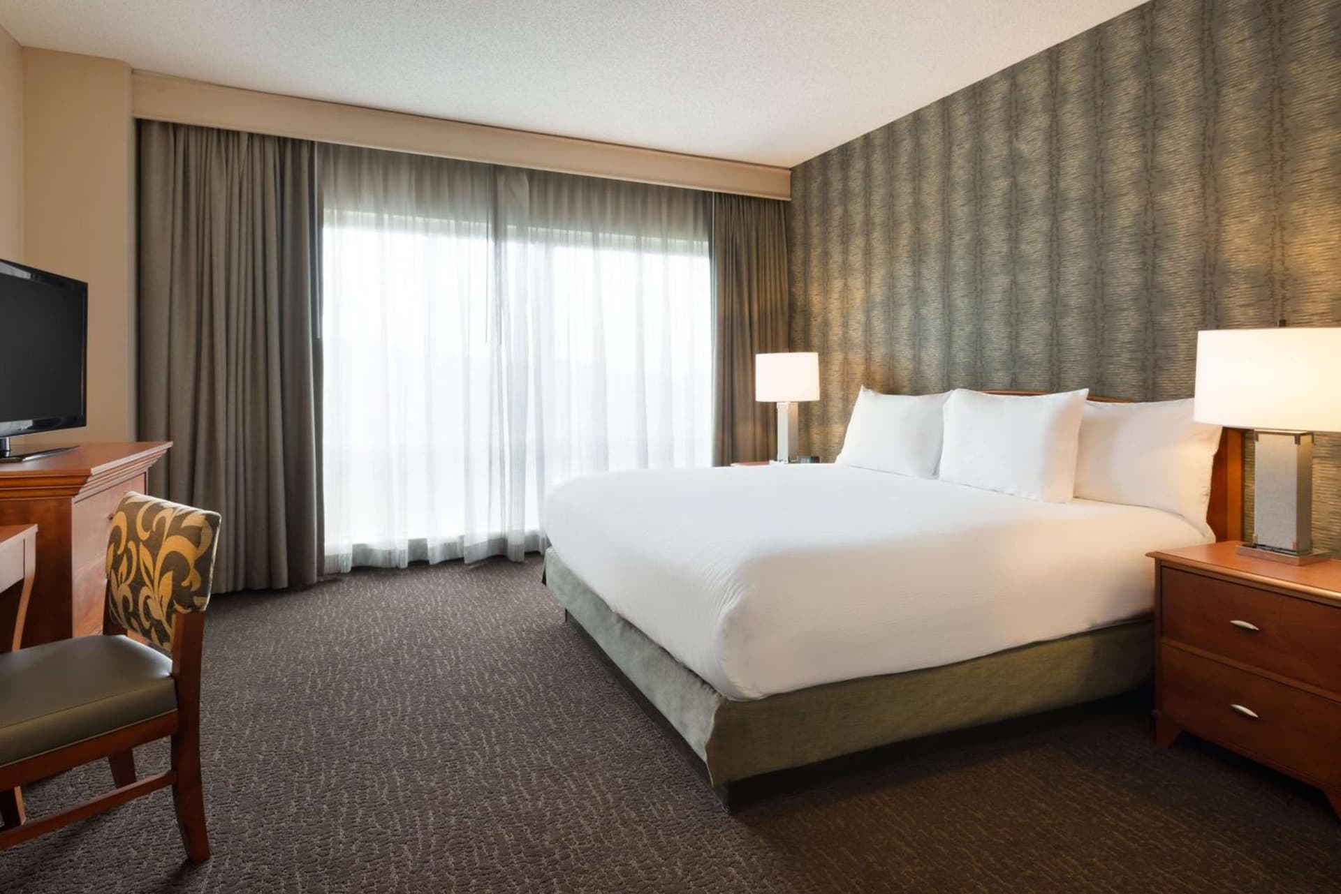 Embassy Suites by Hilton Franklin Cool Spring gallery photo in Franklin, TN — image 55