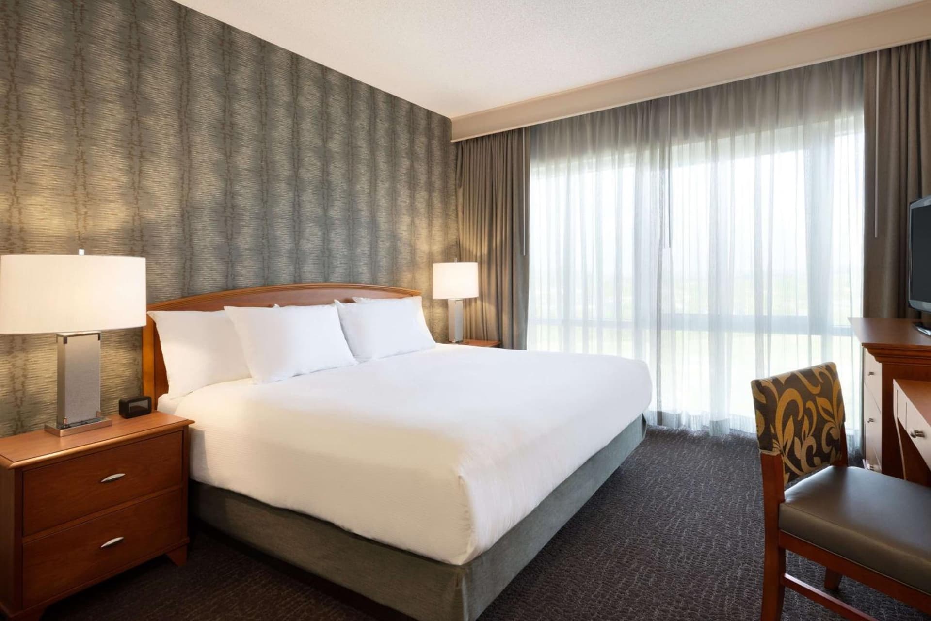 Embassy Suites by Hilton Franklin Cool Spring gallery photo in Franklin, TN — image 35