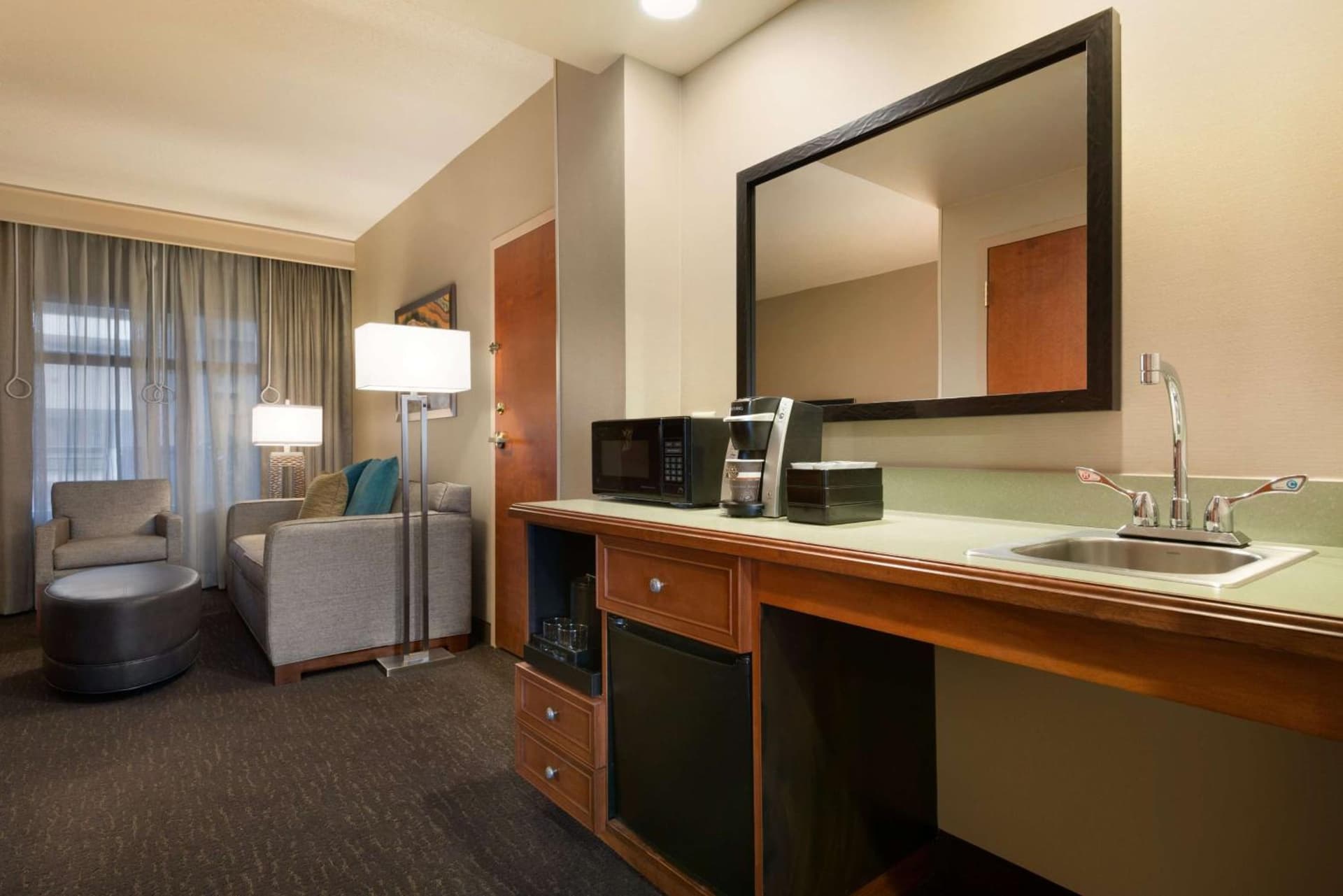 Embassy Suites by Hilton Franklin Cool Spring gallery photo in Franklin, TN — image 27