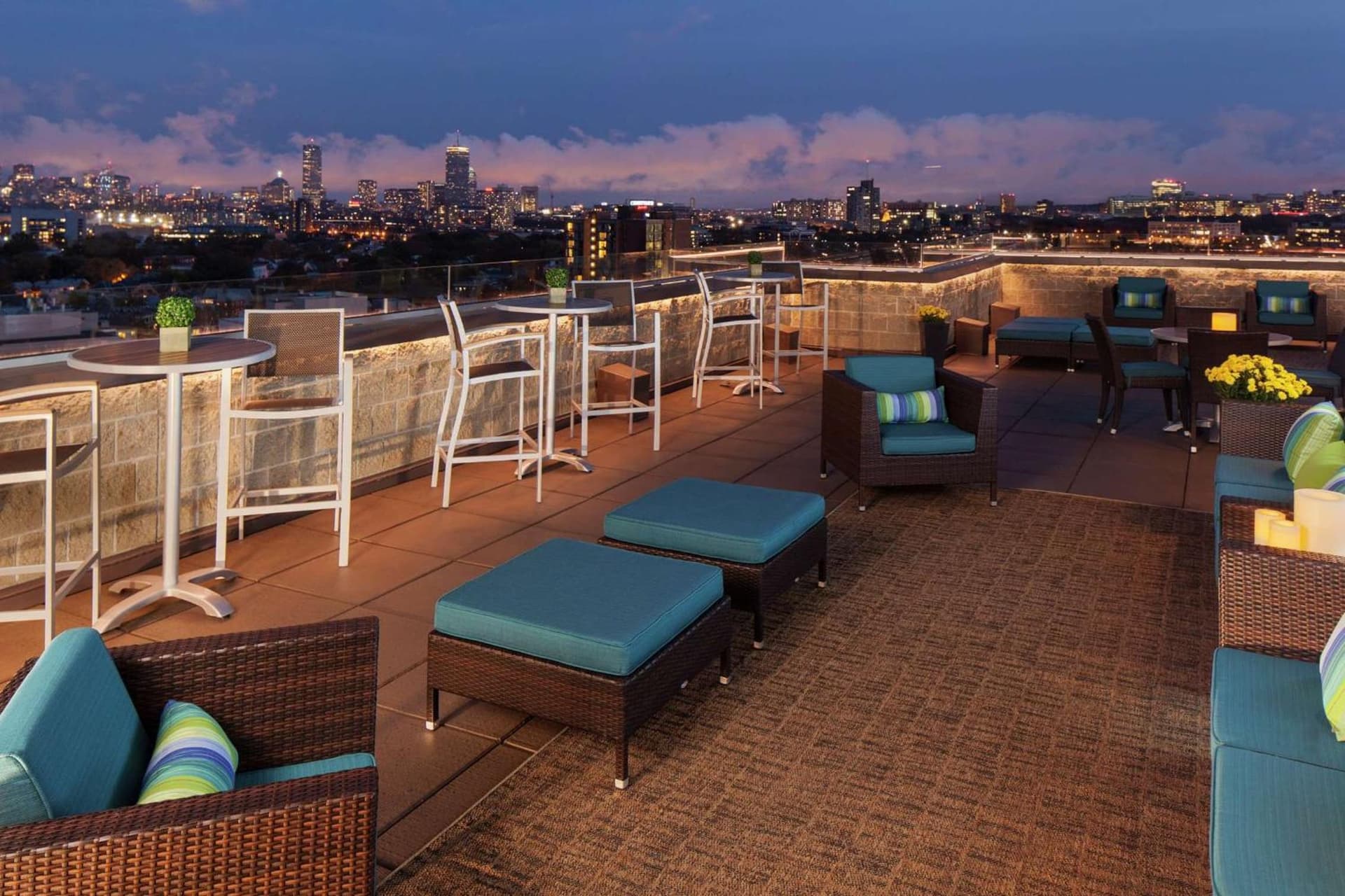 DoubleTree Suites by Hilton Hotel Boston - Cambridge interior in Boston, MA — gallery photo 2