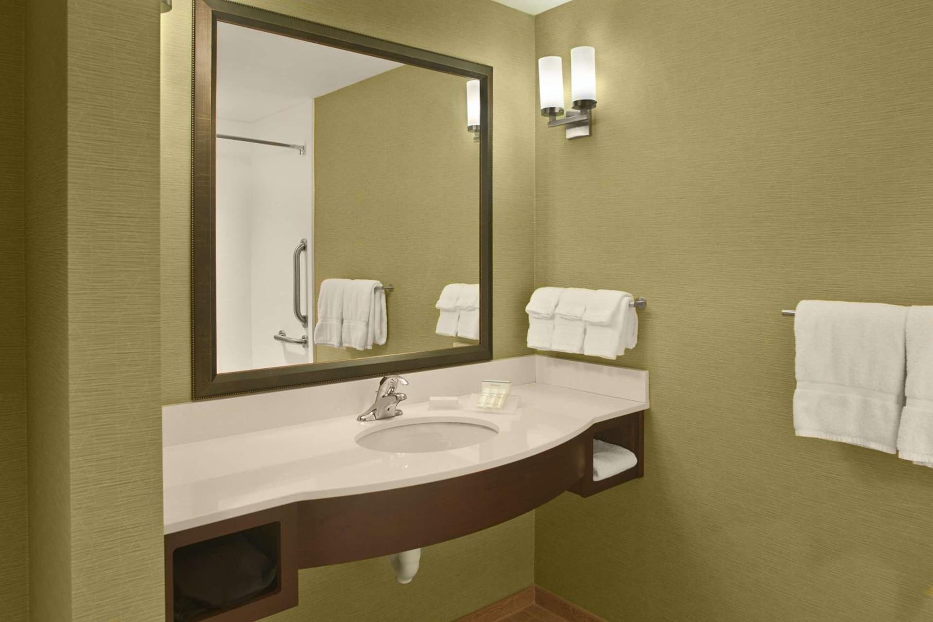 Hilton Garden Inn Akron gallery photo in Akron, OH — image 9