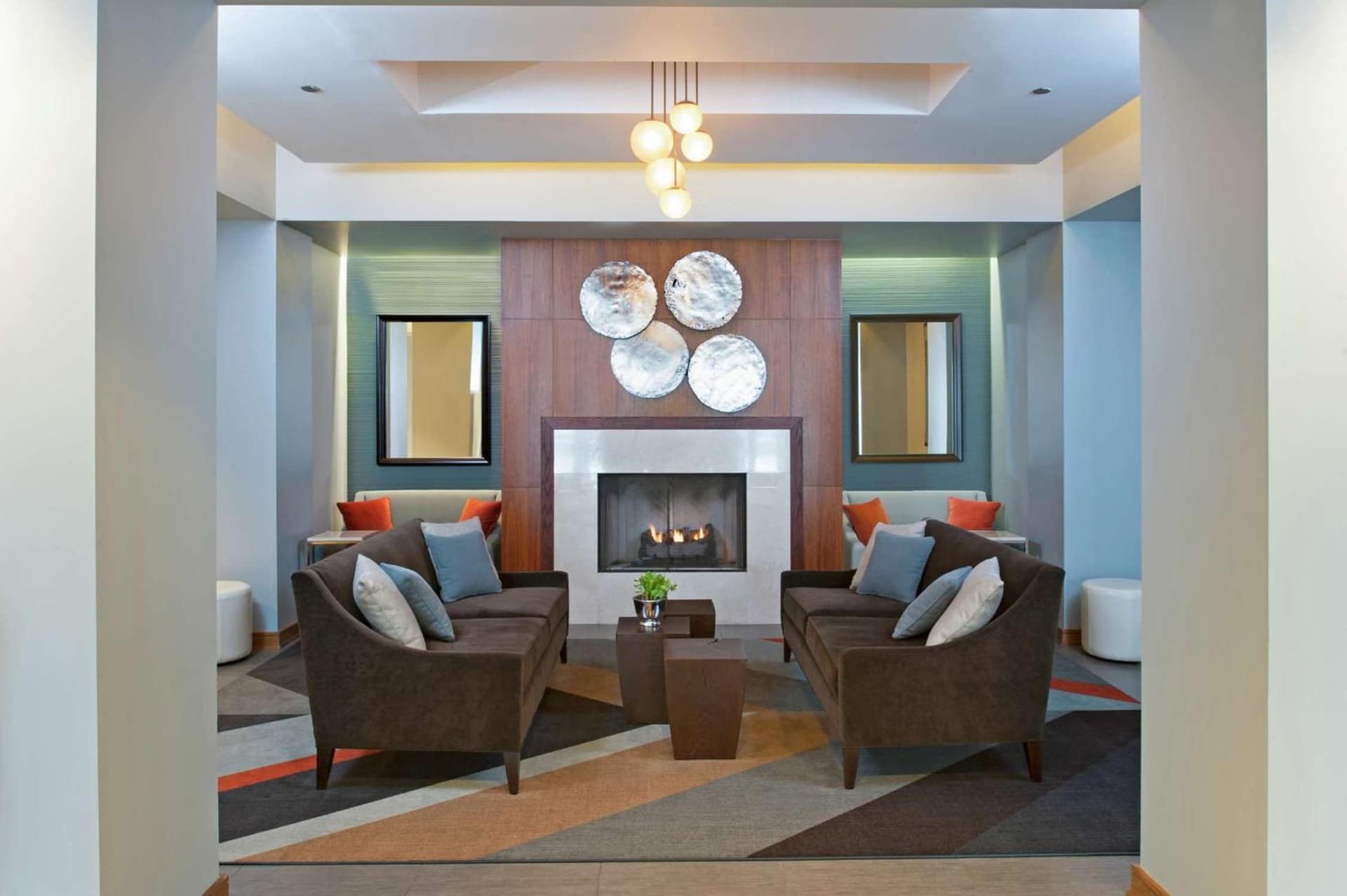 DoubleTree by Hilton Hotel and Conference Center Chicago North Shore gallery photo in Skokie, IL — image 28