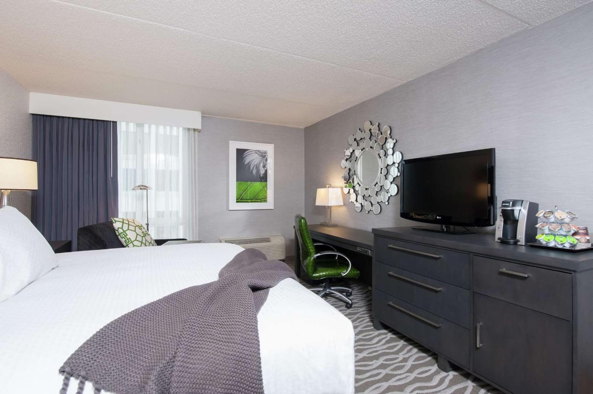 DoubleTree by Hilton Hotel and Conference Center Chicago North Shore gallery photo in Skokie, IL — image 48