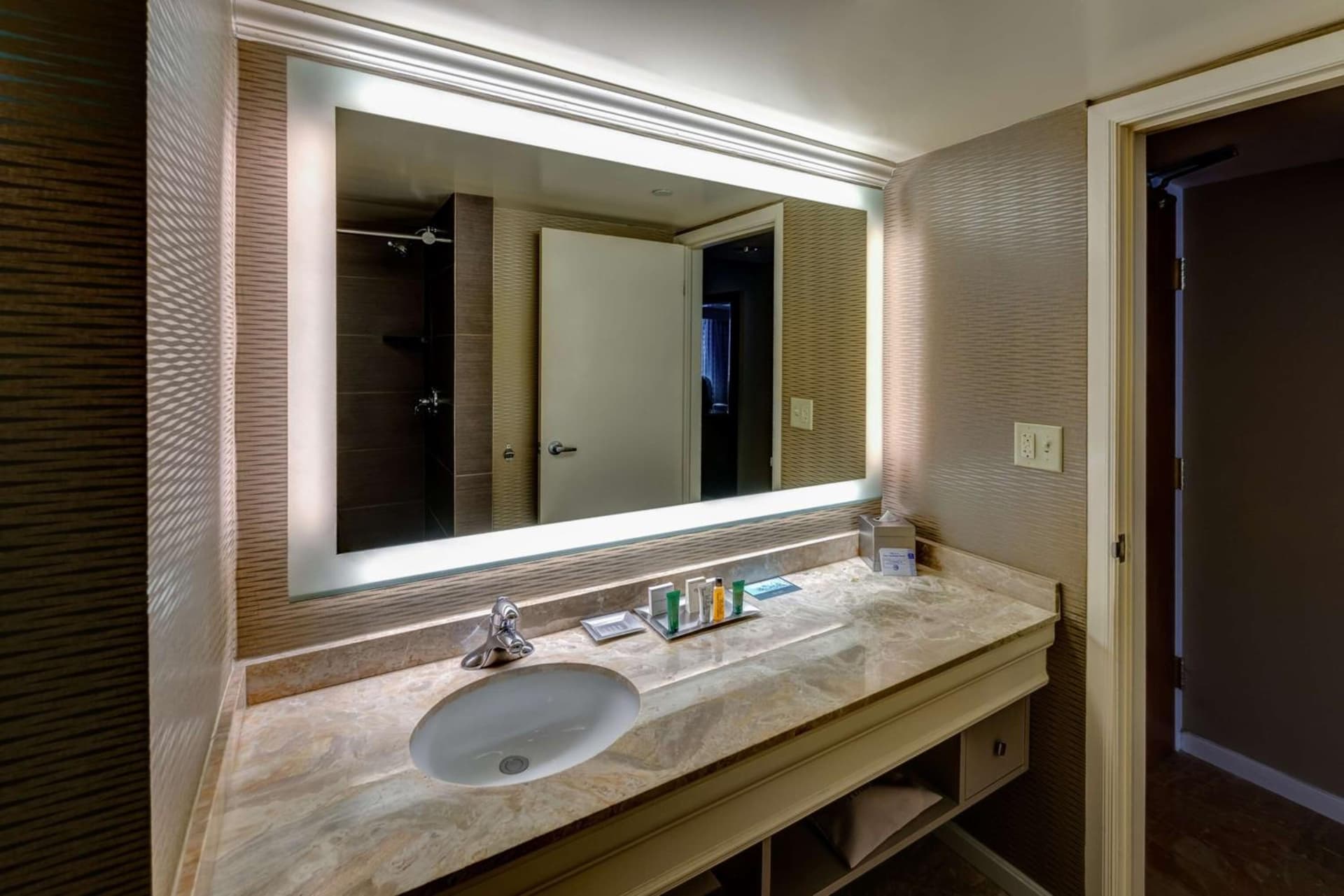 DoubleTree by Hilton Akron Fairlawn gallery photo in Fairlawn, OH — image 19