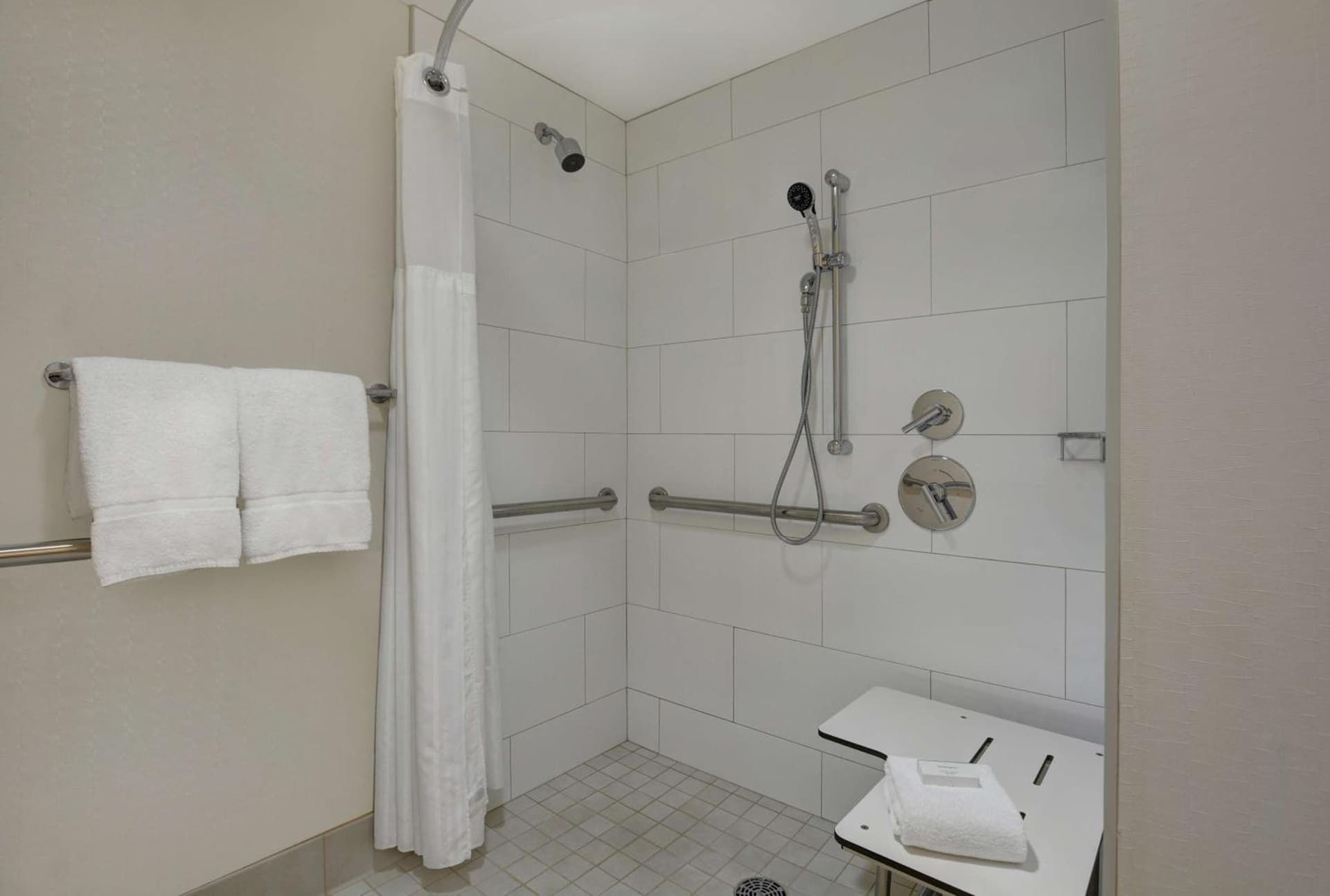 Hilton Garden Inn Chicago Downtown/Magnificent Mile gallery photo in Chicago, IL — image 11