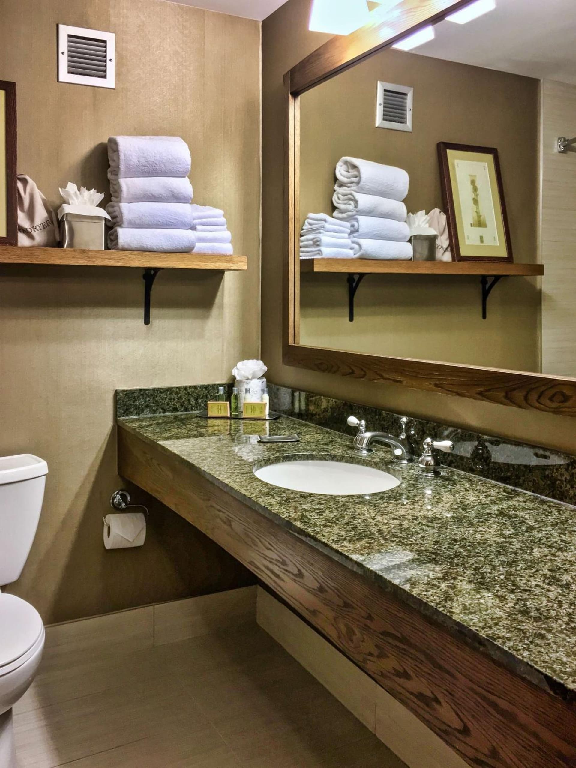 DoubleTree by Hilton Libertyville-Mundelein gallery photo in Mundelein, IL — image 8