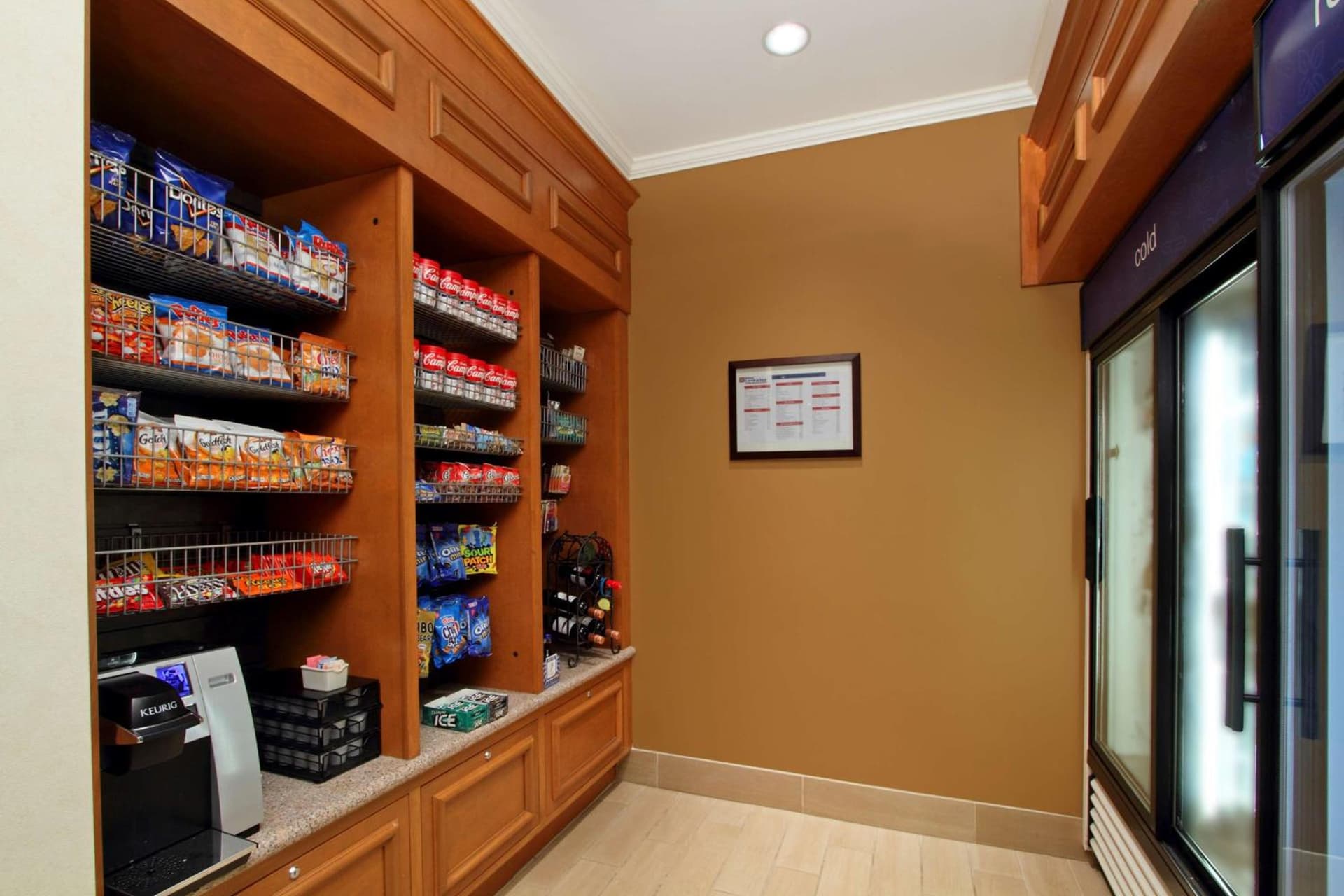 Hilton Garden Inn Saint Charles gallery photo in Saint Charles, IL — image 31