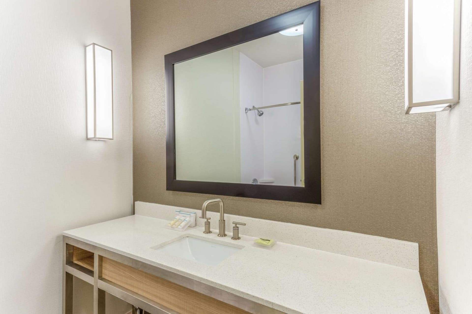 Hilton Garden Inn Saint Charles gallery photo in Saint Charles, IL — image 21