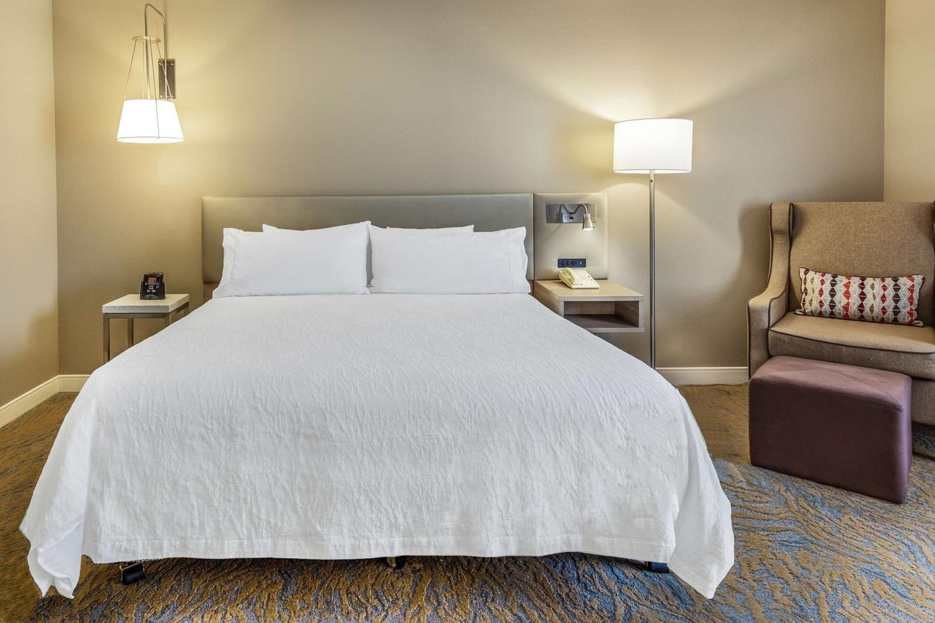 Hilton Garden Inn Saint Charles interior in Saint Charles, IL — gallery photo 2