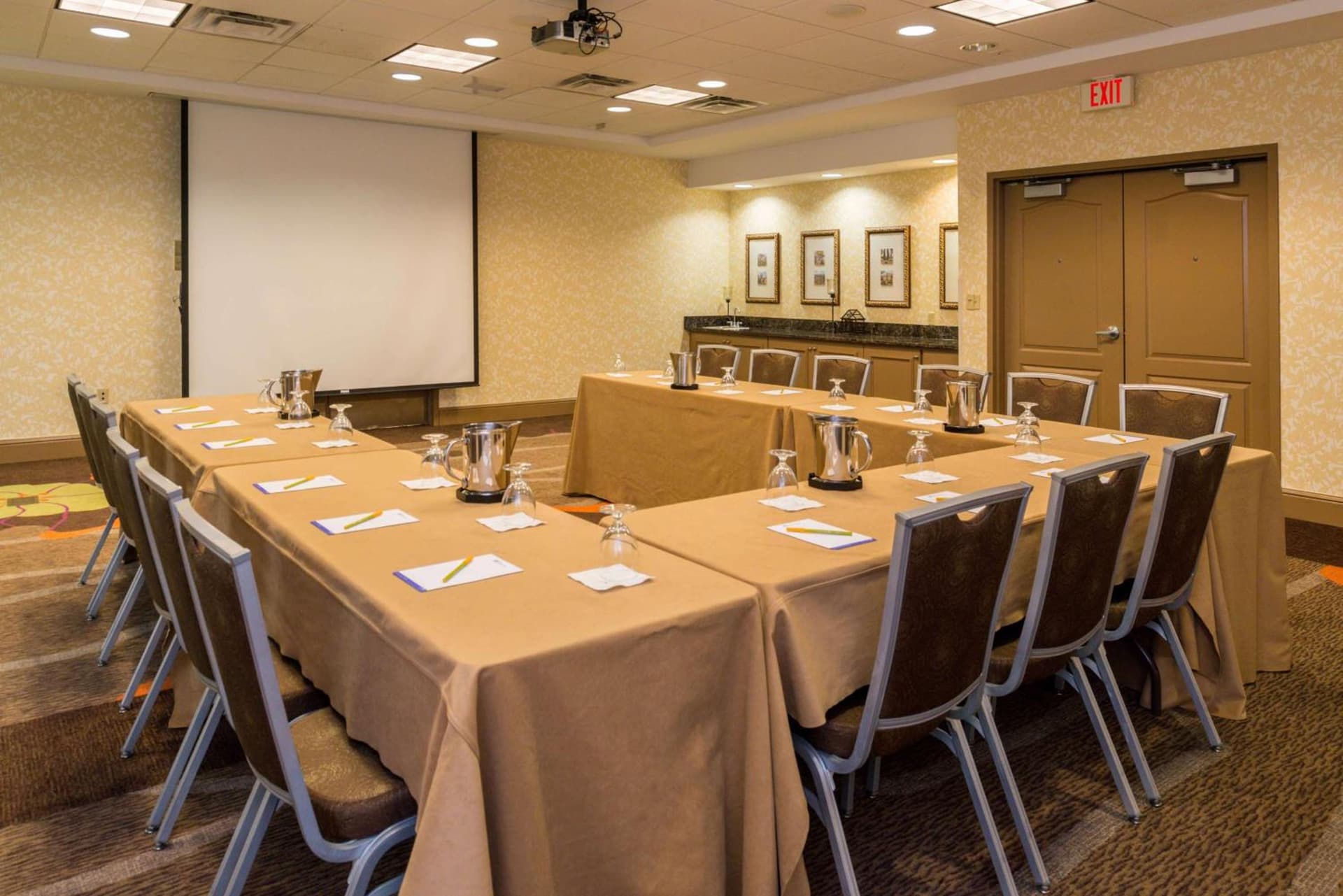 Hilton Garden Inn Charlottesville gallery photo in Charlottesville, VA — image 11
