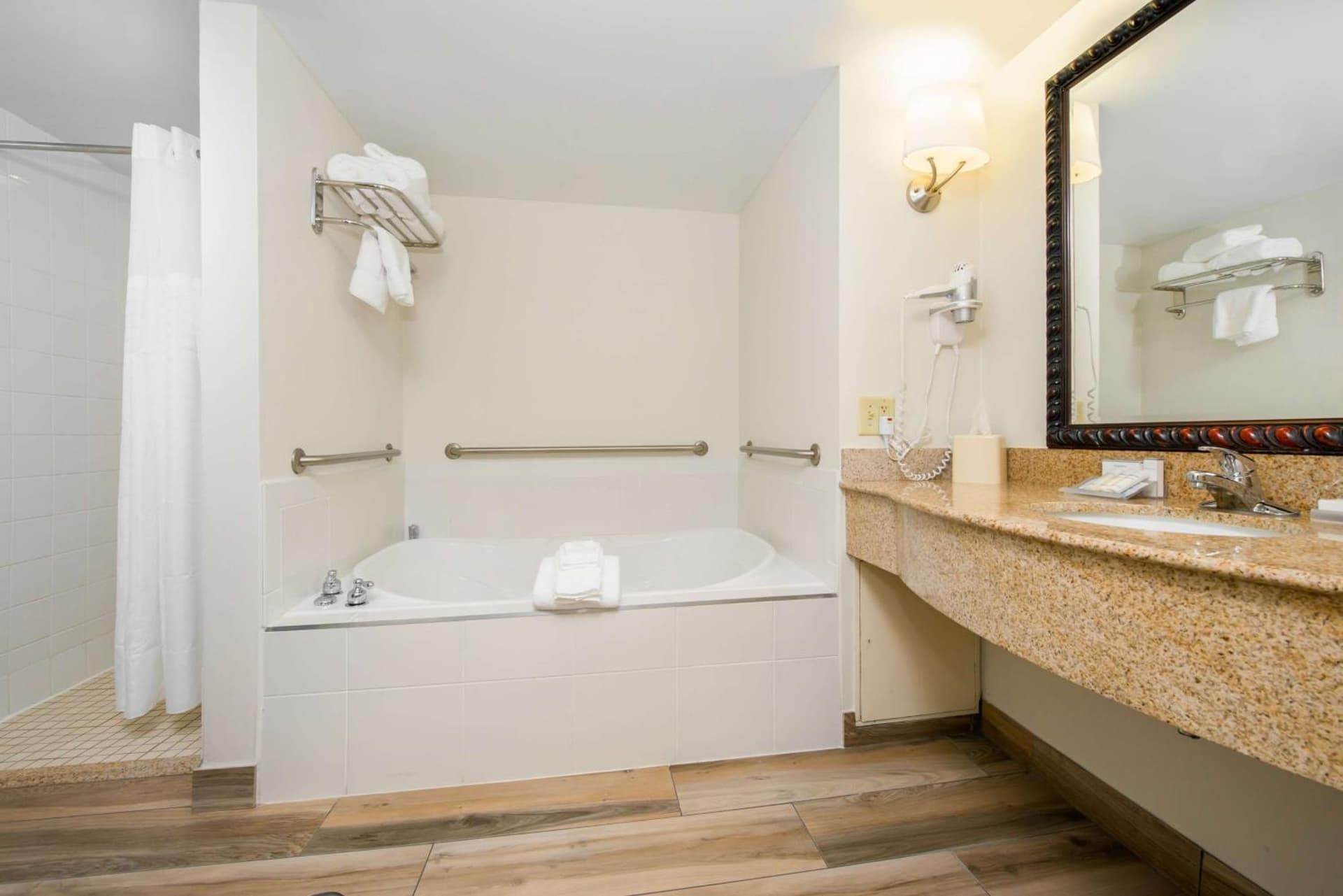 Hilton Garden Inn Charlottesville gallery photo in Charlottesville, VA — image 25
