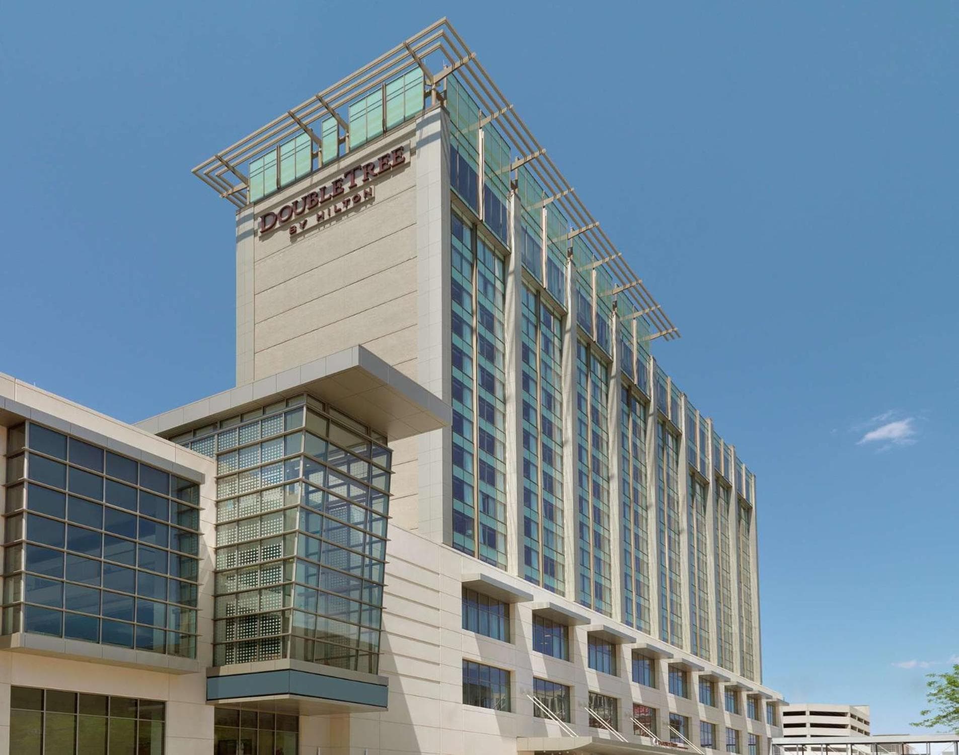 DoubleTree by Hilton Hotel Cedar Rapids Convention Complex interior in Cedar Rapids, IA — gallery photo 2