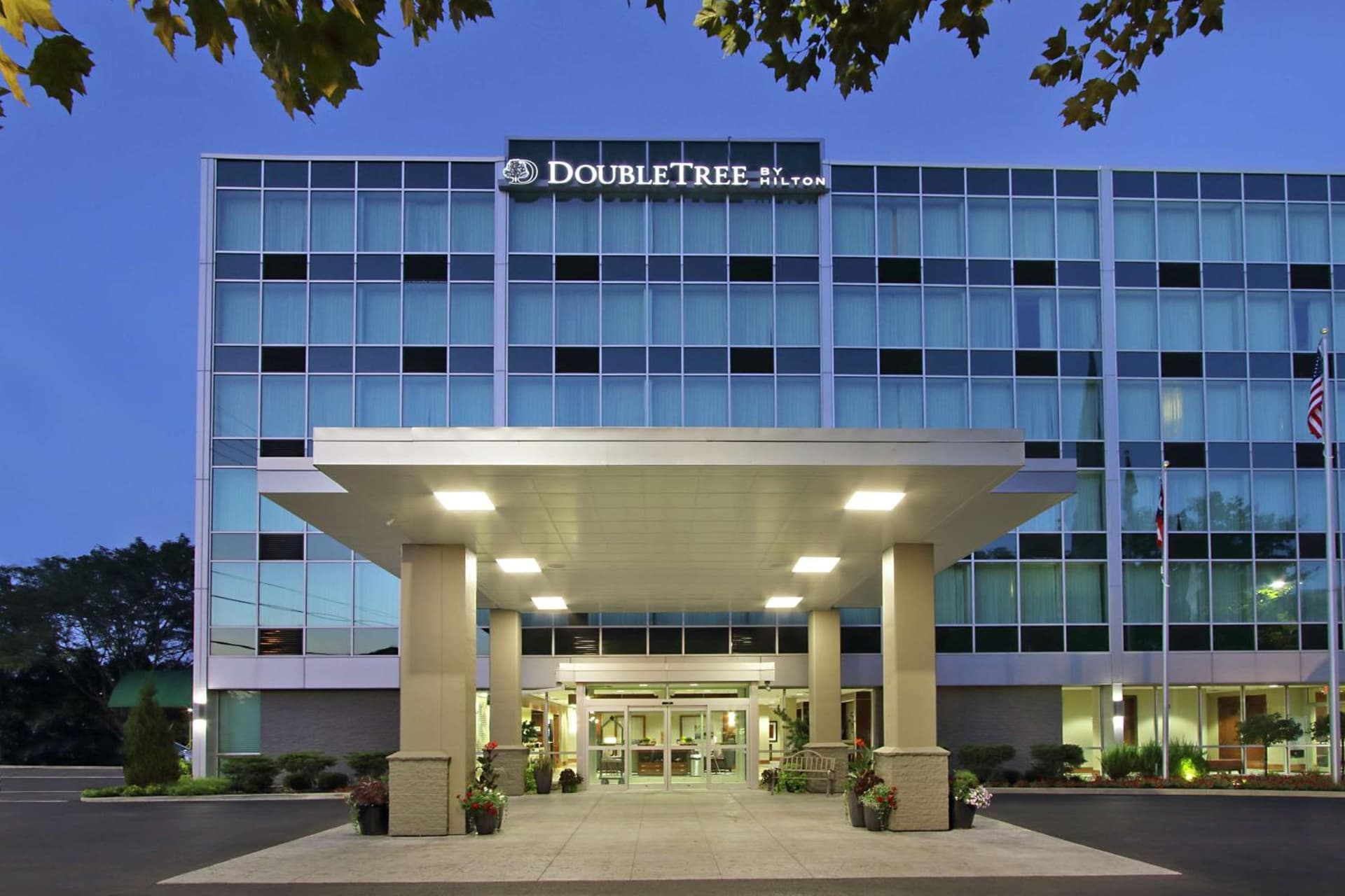 Doubletree by Hilton Newark interior in Newark, OH — gallery photo 2