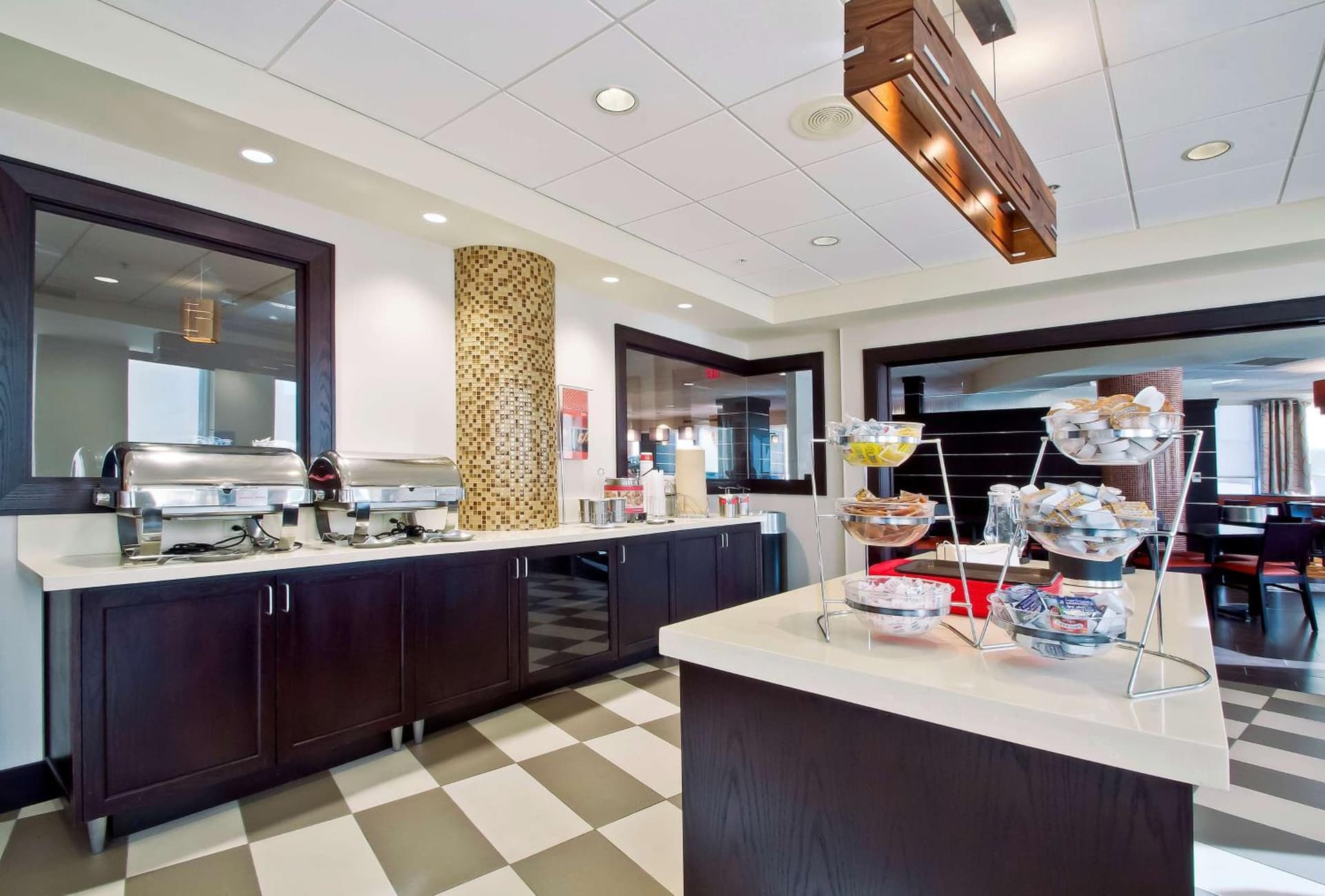 Hampton Inn & Suites Columbus-Downtown, Ohio gallery photo in Columbus, OH — image 7