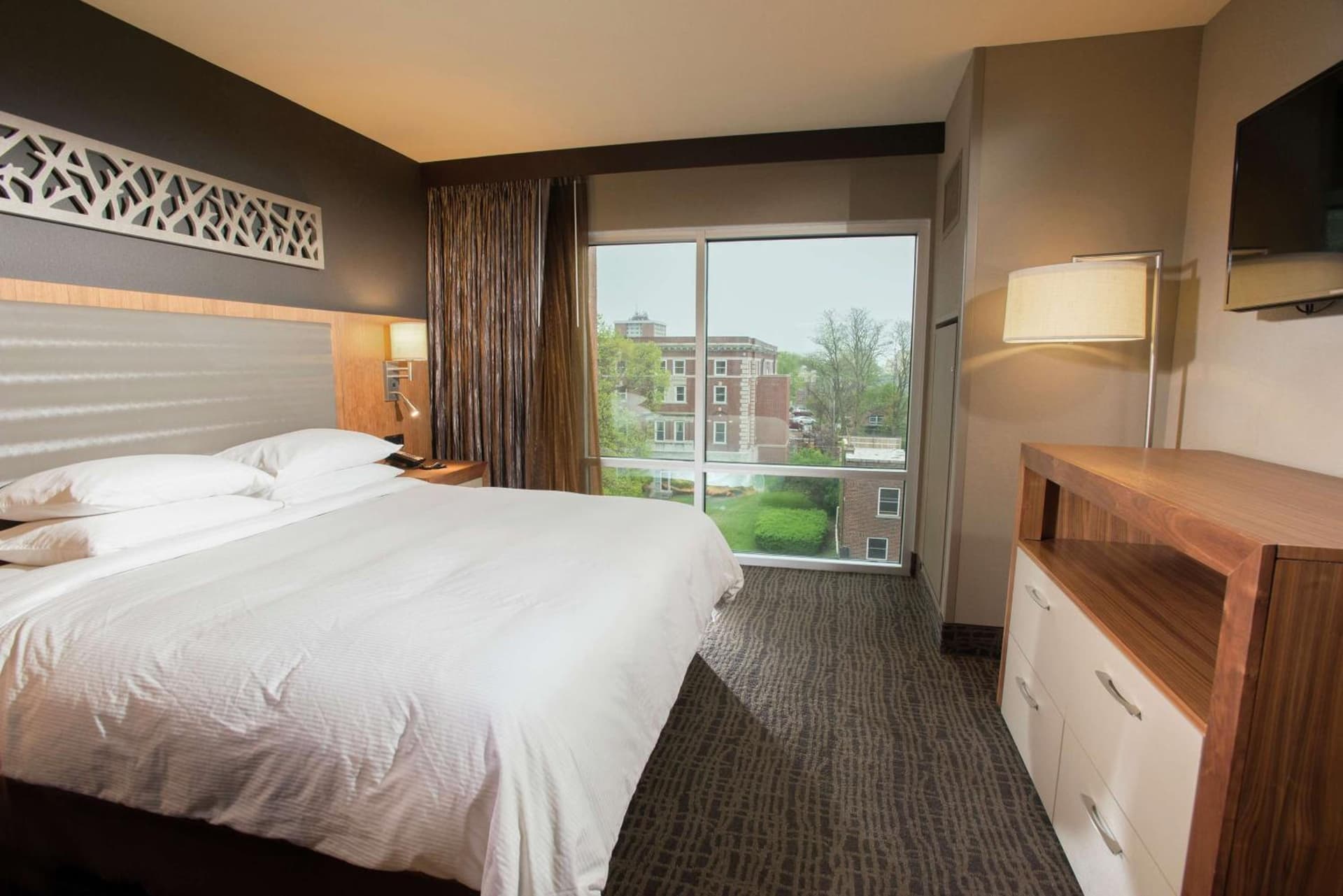 The Broadway Columbia - a DoubleTree by Hilton Hotel gallery photo in Columbia, MO — image 14