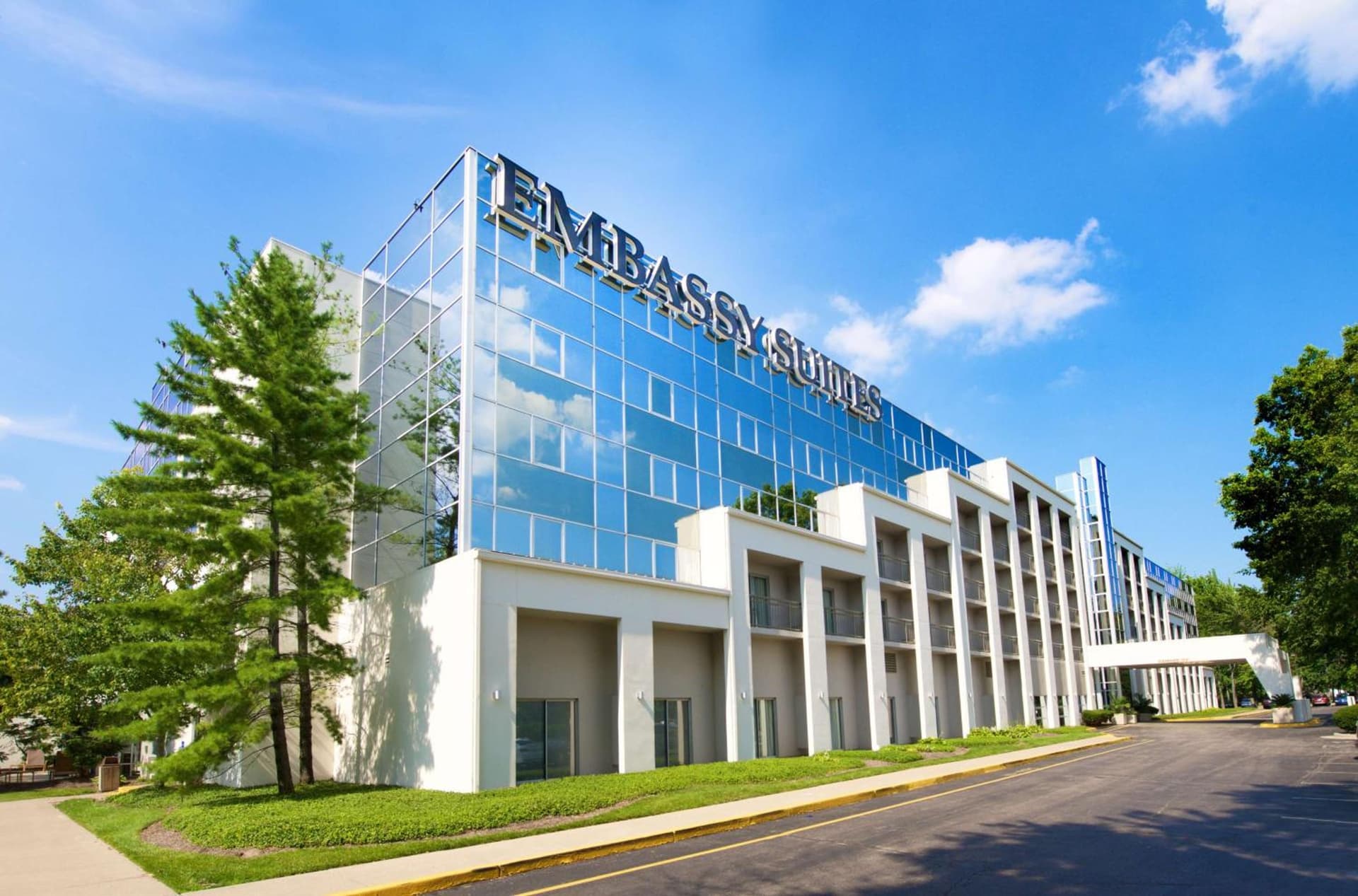Embassy Suites by Hilton Cincinnati Northeast - Blue Ash — hotel in Blue Ash, Ohio