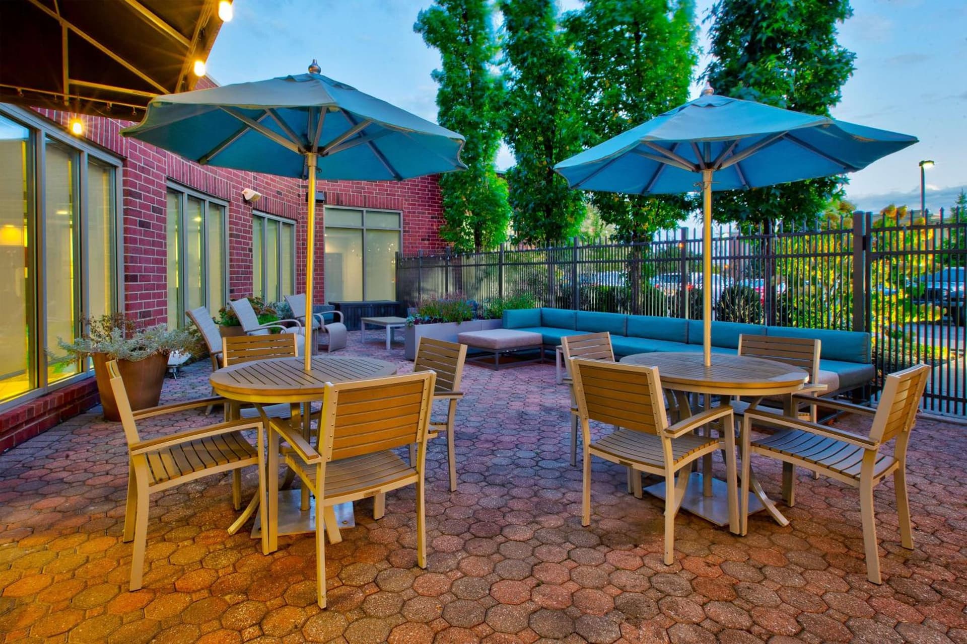 Hilton Garden Inn Dayton/ Beavercreek interior in Beavercreek, OH — gallery photo 2