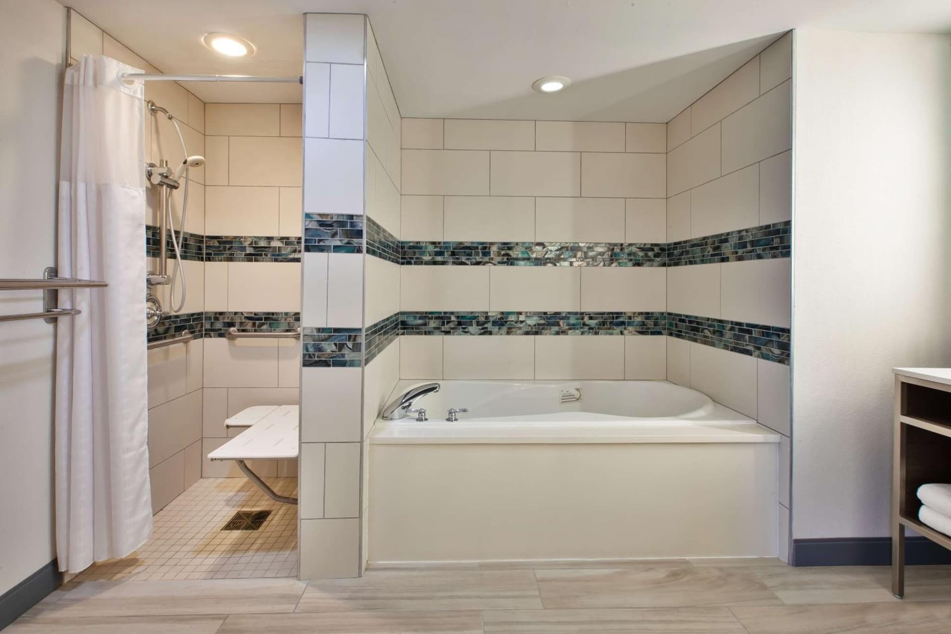 Hilton Garden Inn Dayton/ Beavercreek gallery photo in Beavercreek, OH — image 25