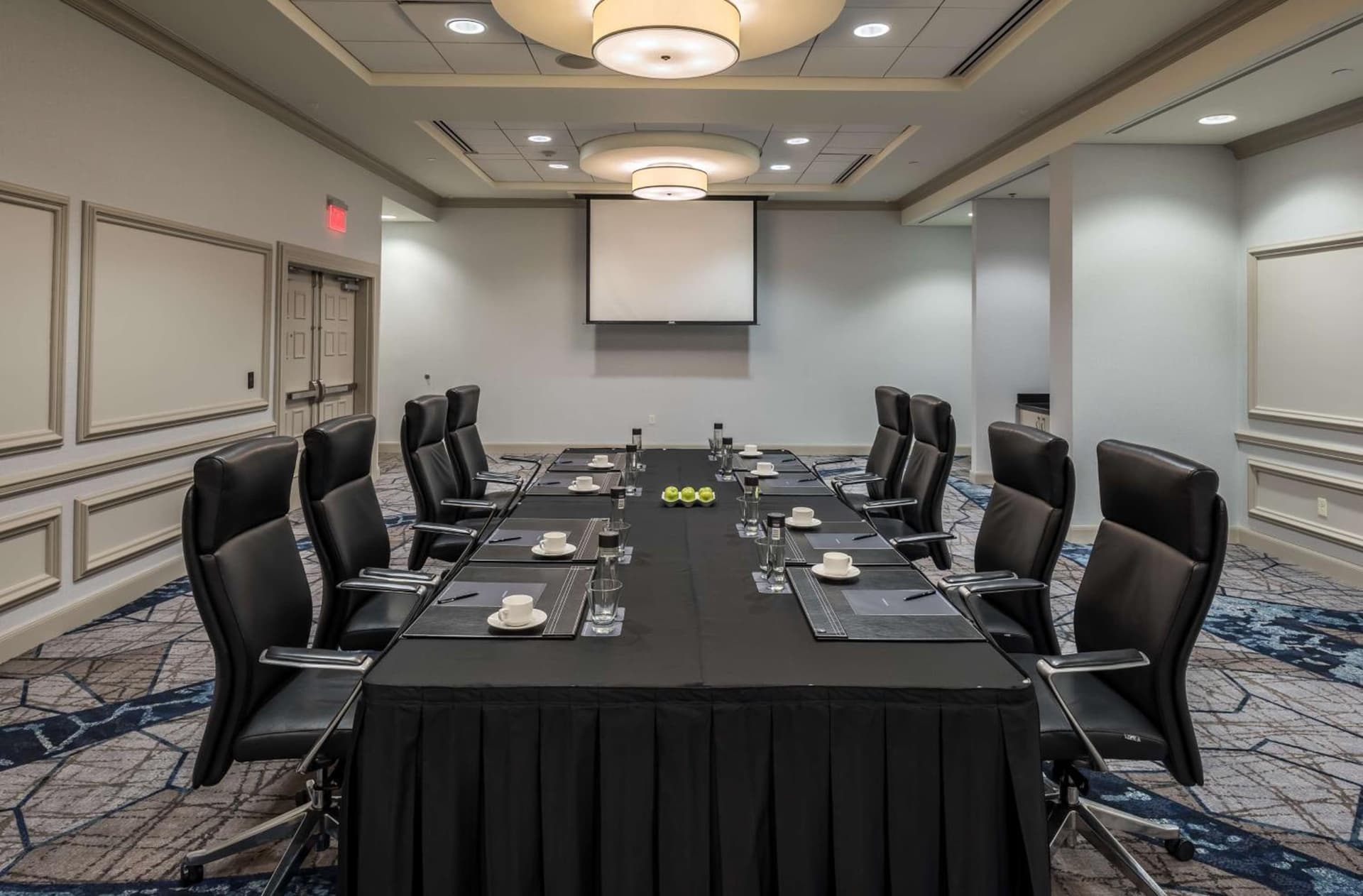 Hilton Dallas/Rockwall Lakefront Hotel gallery photo in Rockwall, TX — image 18
