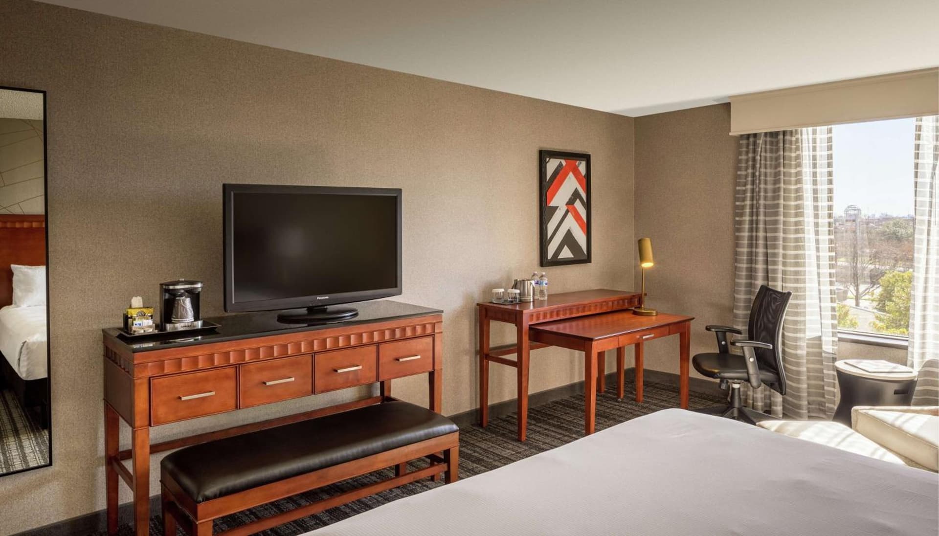 DoubleTree by Hilton Dallas Near the Galleria gallery photo in Dallas, TX — image 5
