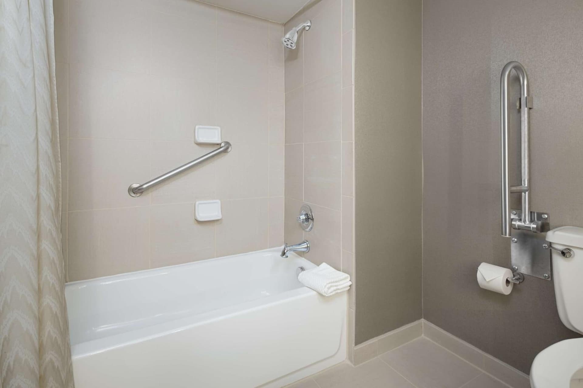 DoubleTree by Hilton Dallas Near the Galleria gallery photo in Dallas, TX — image 42