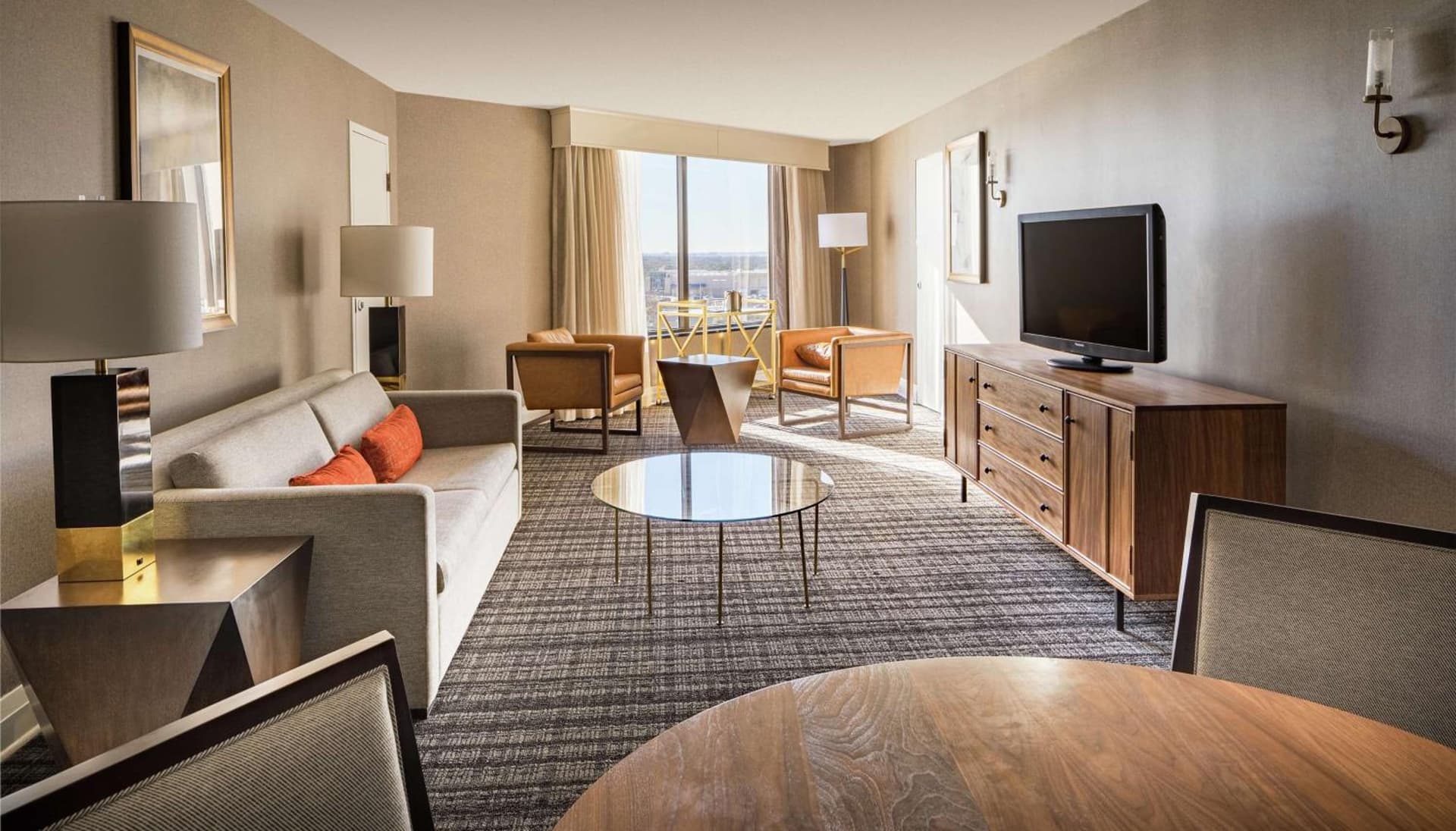 DoubleTree by Hilton Dallas Near the Galleria gallery photo in Dallas, TX — image 33