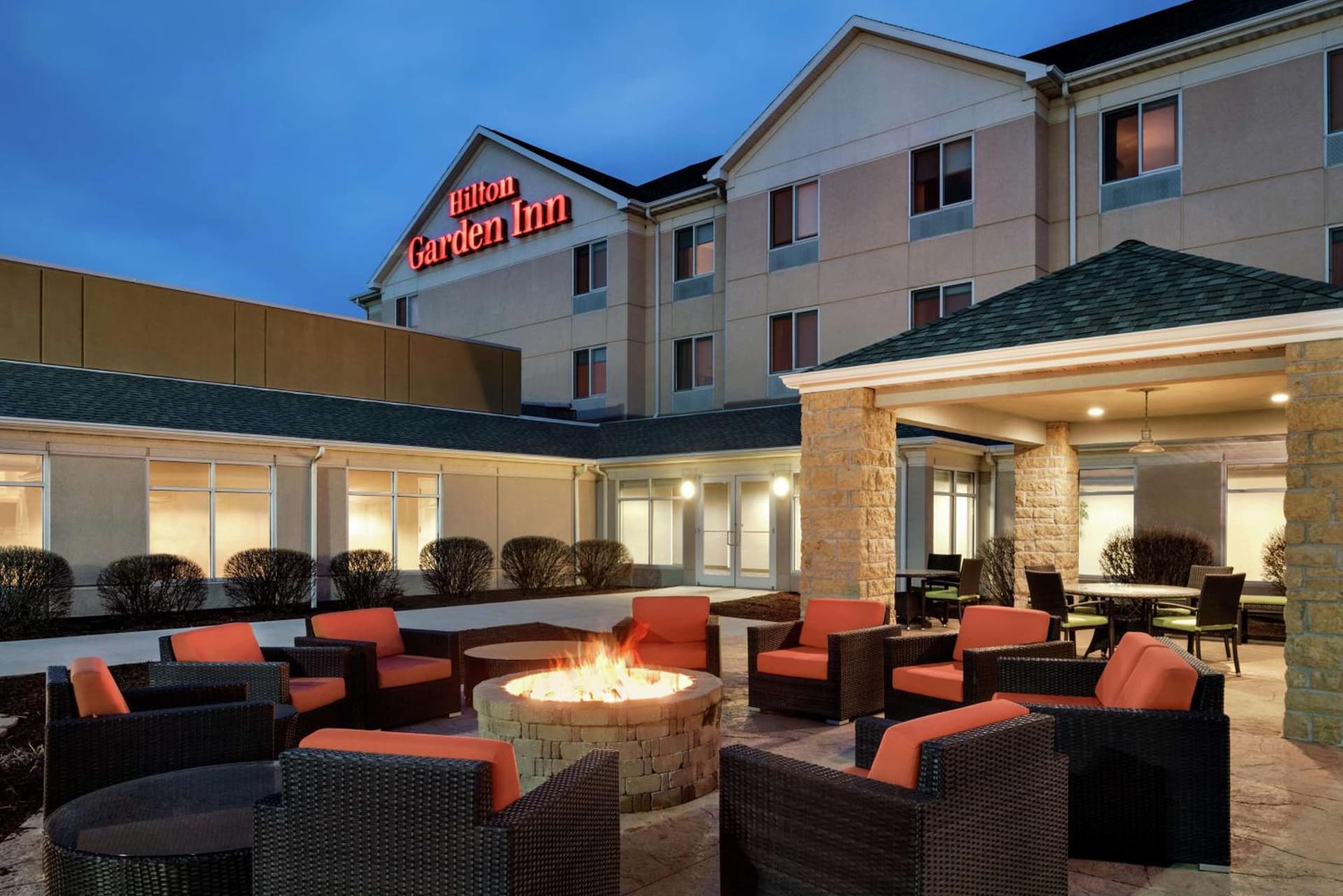 Hilton Garden Inn Dubuque Downtown interior in Dubuque, IA — gallery photo 2