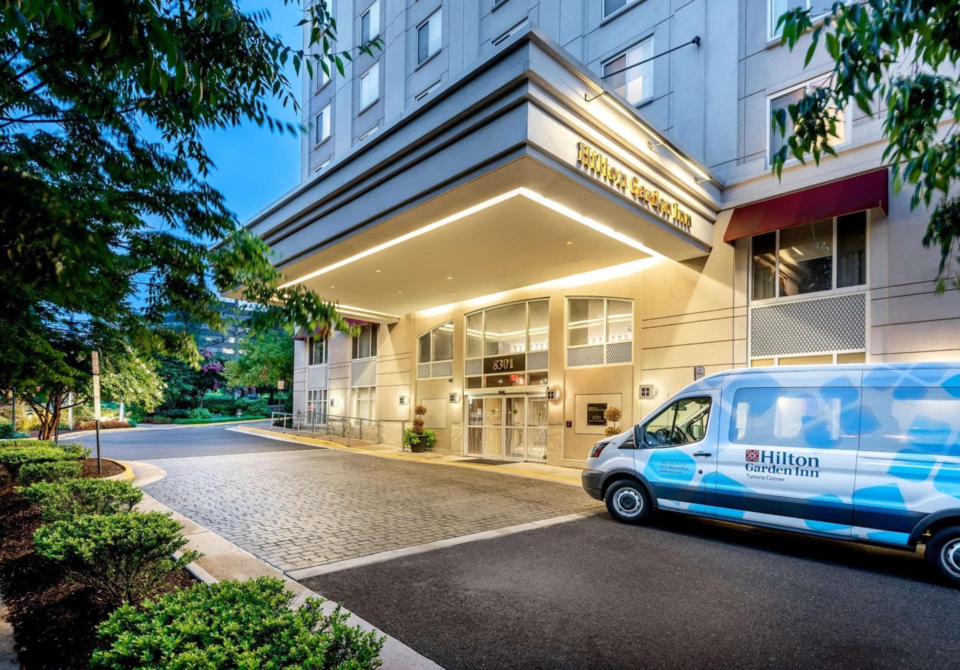 Hilton Garden Inn Tysons Corner interior in Tysons Corner, VA — gallery photo 2