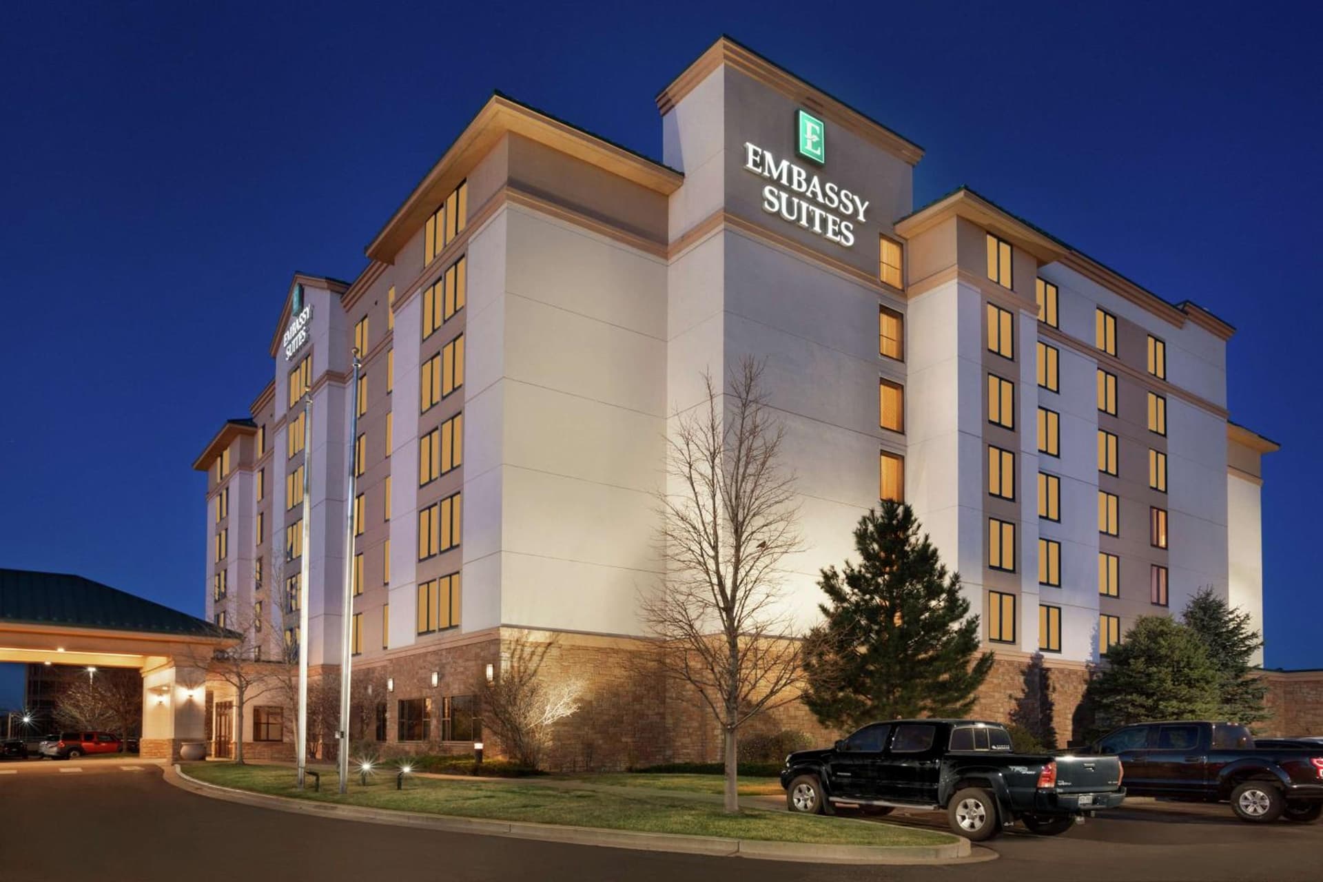 Embassy Suites by Hilton Denver International Airport property views in Denver, CO — gallery photo 3