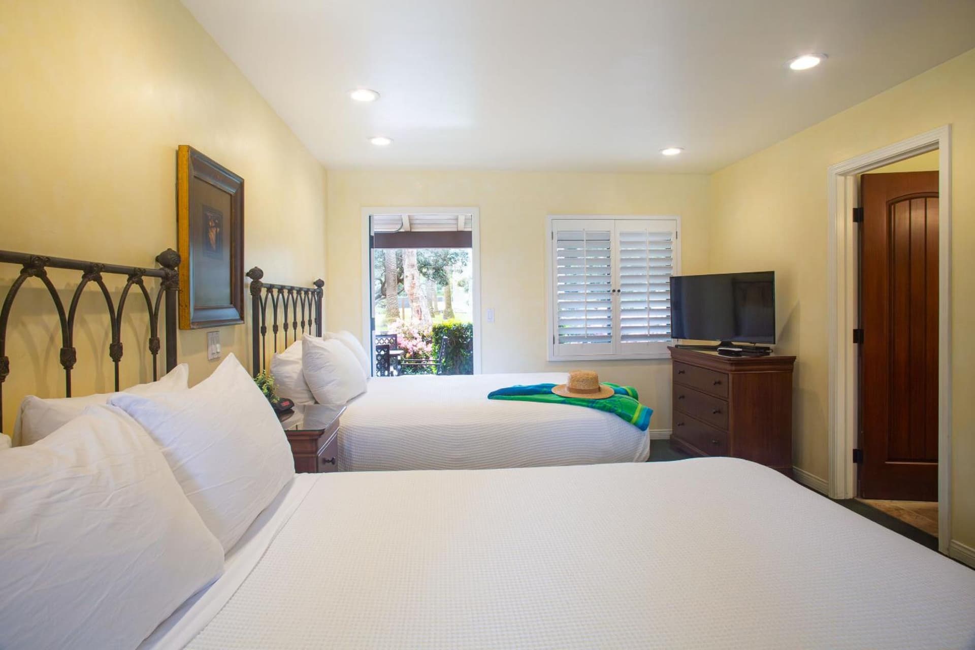Castillo Inn at the Beach gallery photo in Santa Barbara, CA — image 38