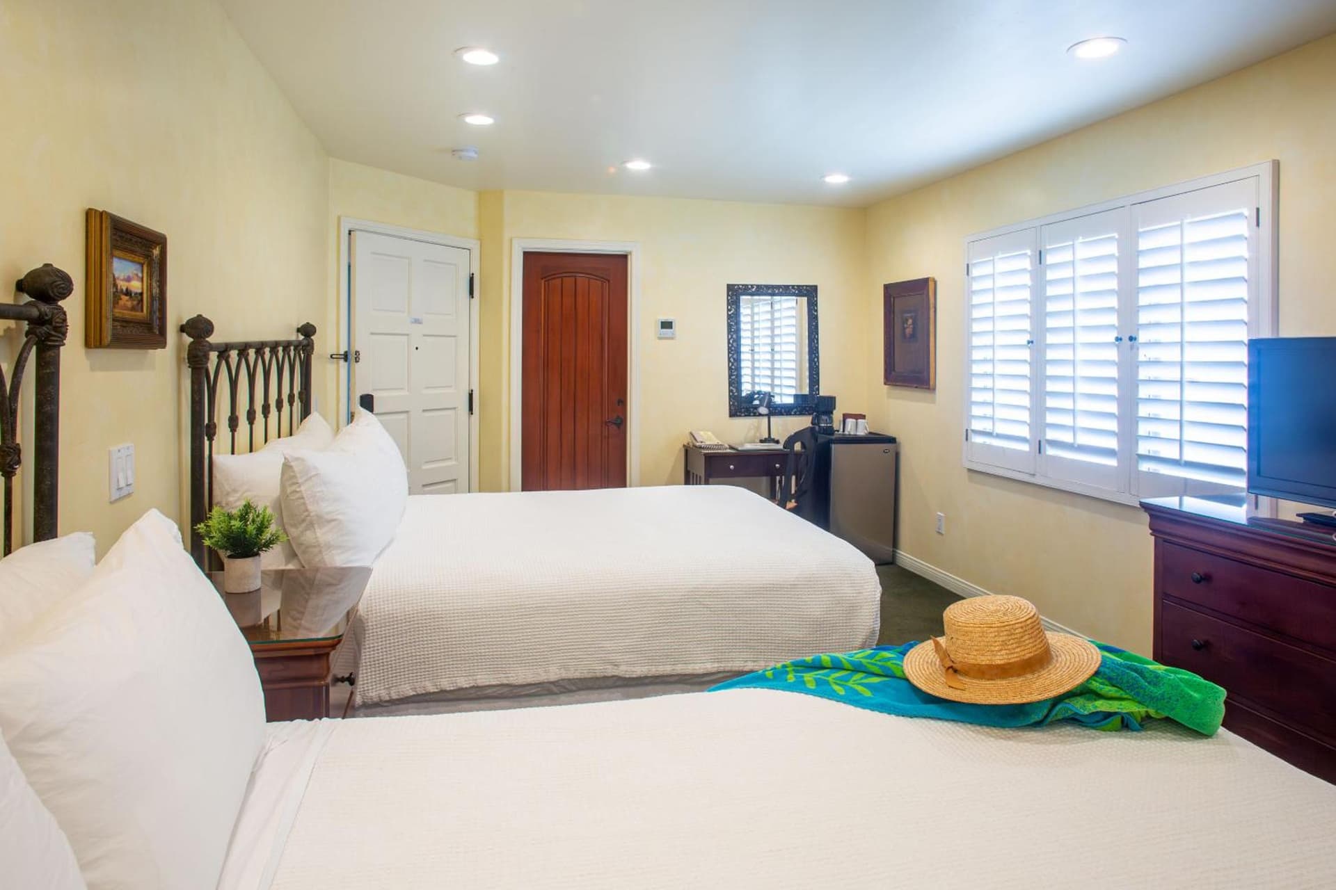 Castillo Inn at the Beach gallery photo in Santa Barbara, CA — image 40