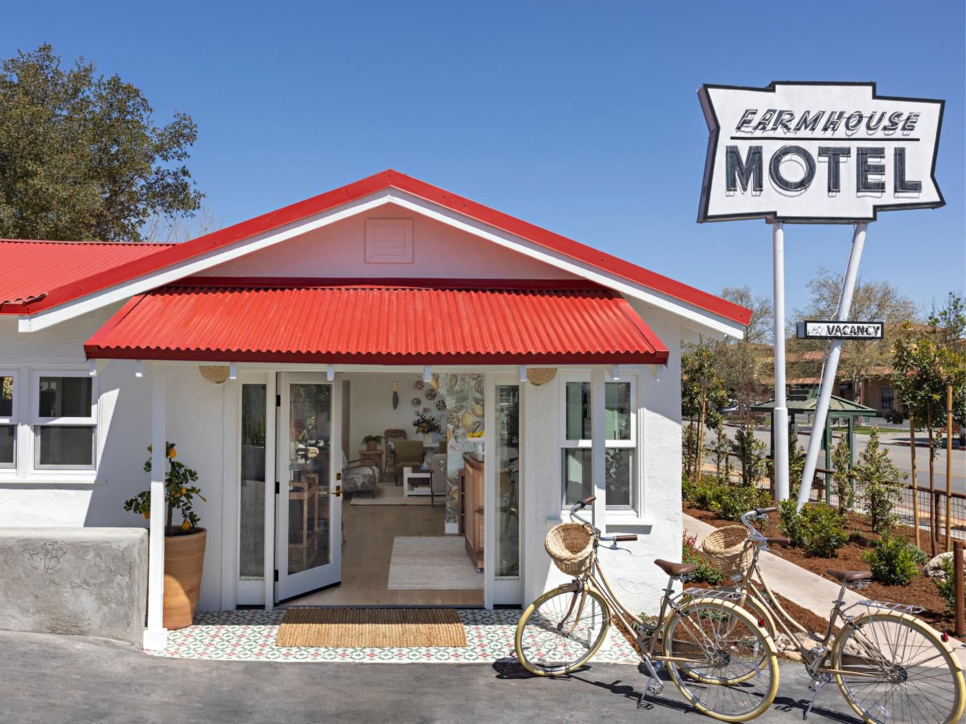 Farmhouse Paso featured exterior or lobby in Paso Robles, CA — similar hotel