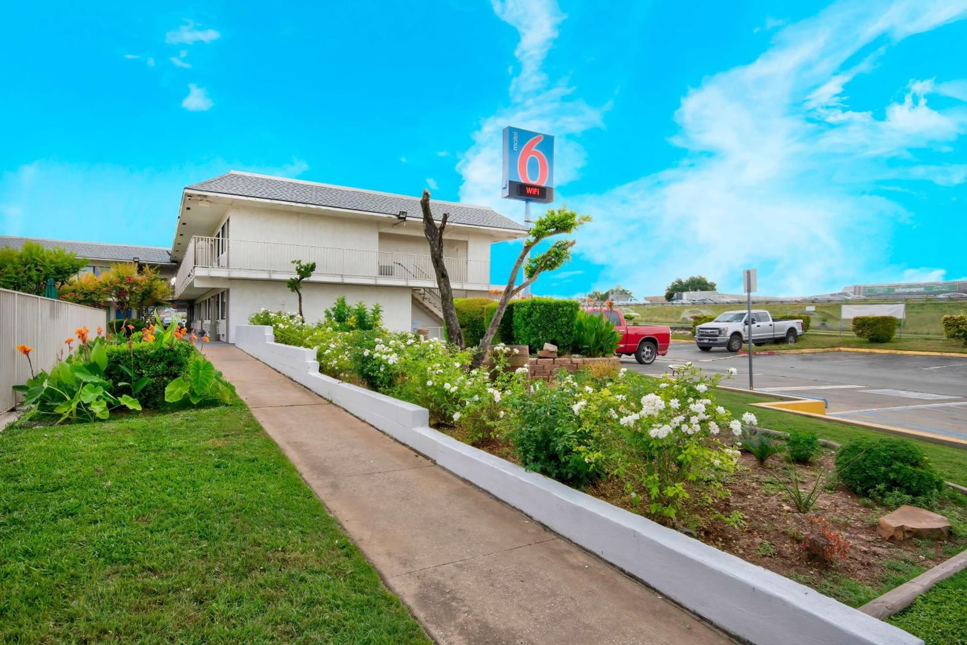 Motel 6-Austin, TX - North featured exterior or lobby in Austin, TX — similar hotel