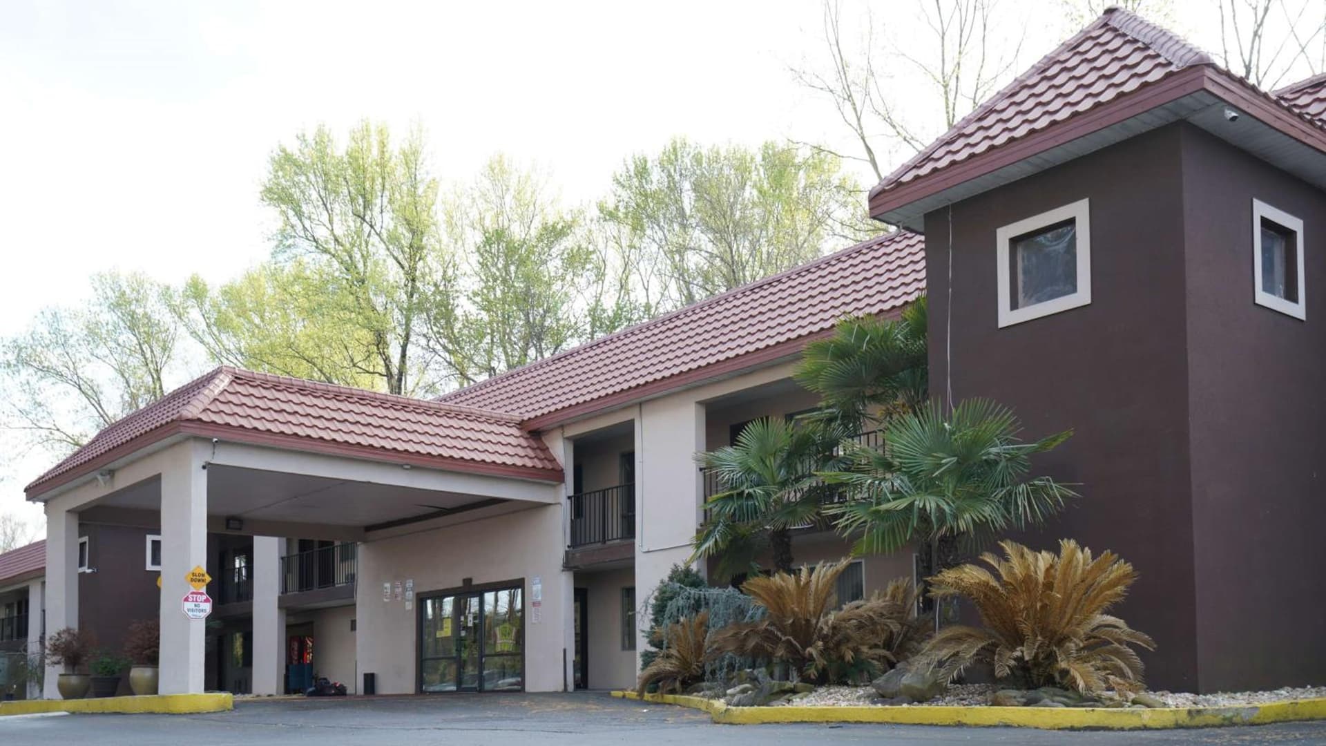 Motel 6 Atlanta GA Atlanta Airport East featured exterior or lobby in Atlanta, GA — similar hotel