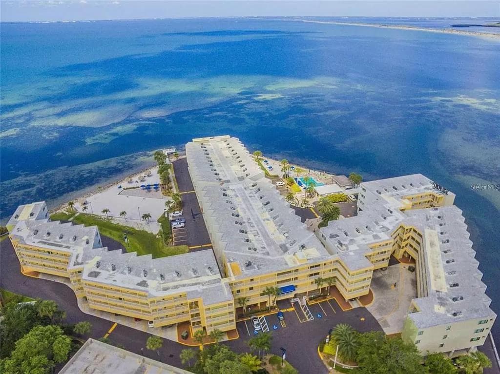 The Kondo Tiki featured exterior or lobby in Tampa, FL — similar hotel
