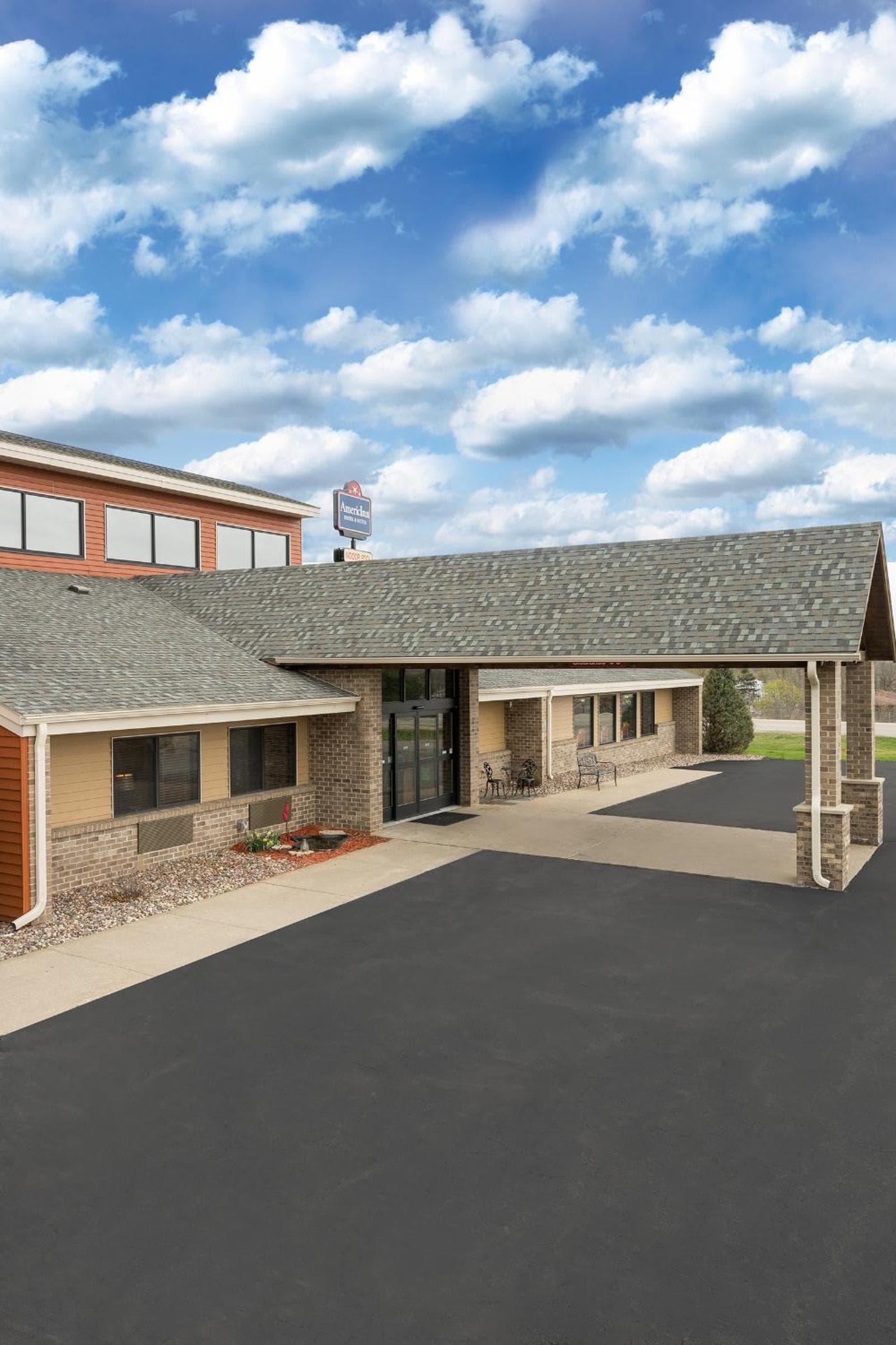 AmericInn by Wyndham West Salem gallery photo in West Salem, WI — image 28