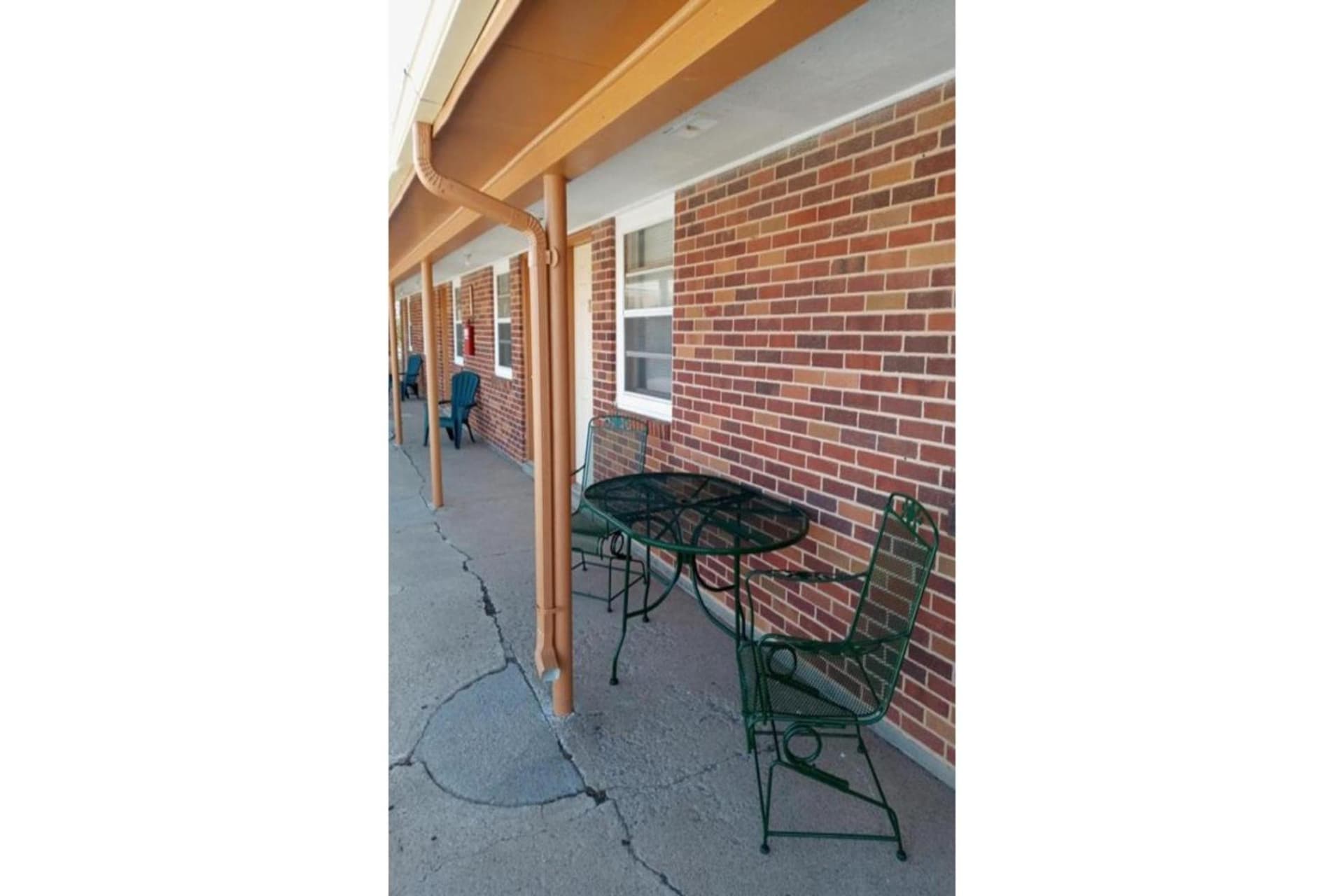 Love Hotels Murdo by OYO on Interstate 90 property views in Murdo, SD — gallery photo 3
