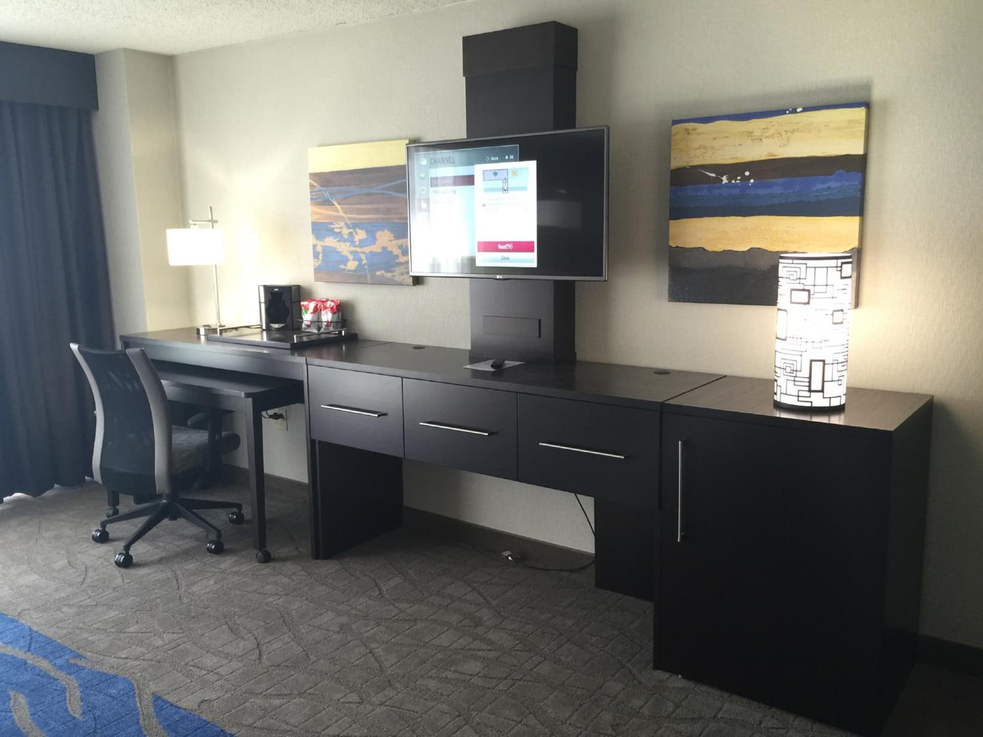 Radisson Hotel St Louis Downtown Convention Center interior in Saint Louis, MO — gallery photo 2