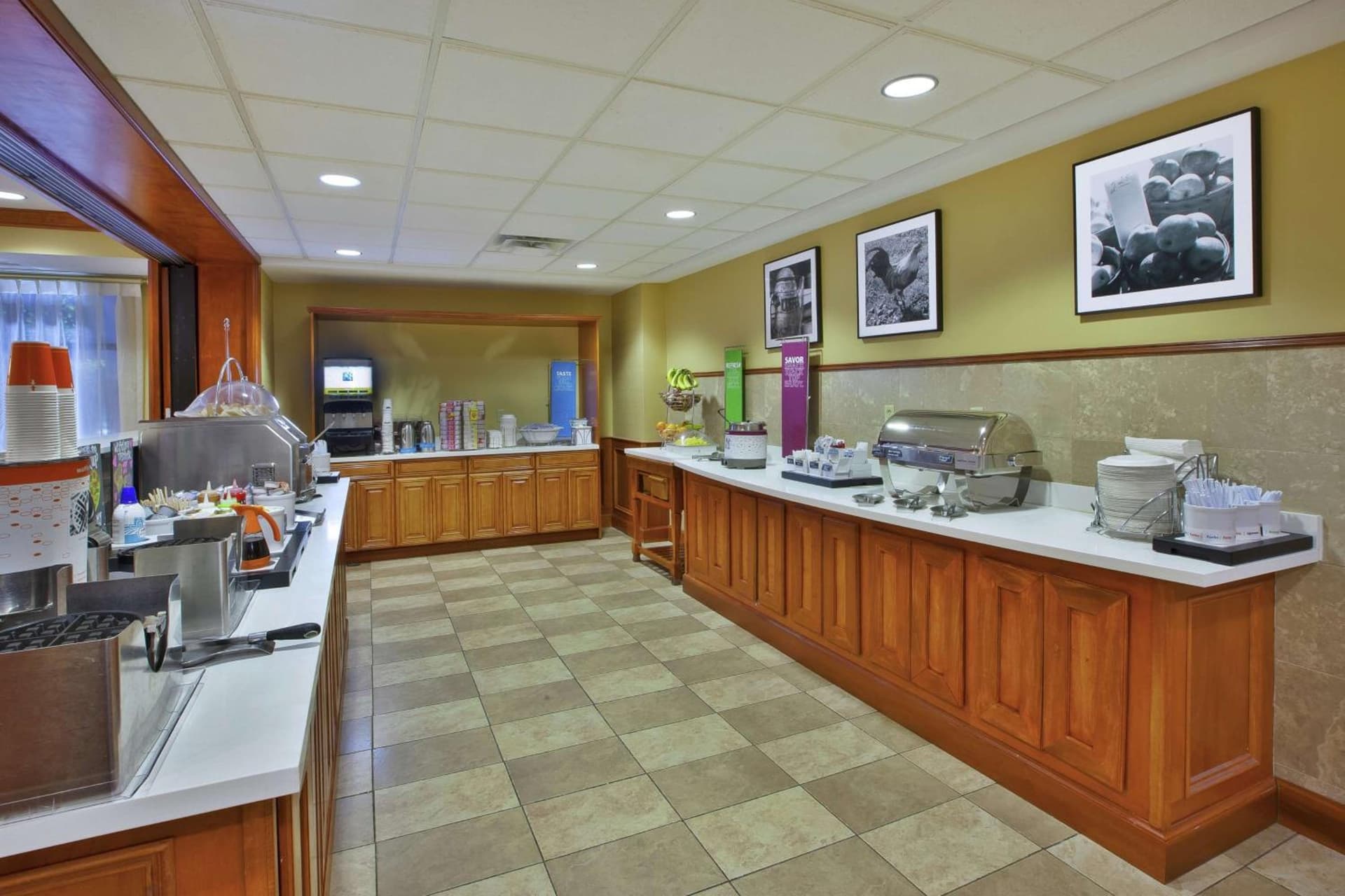 Hampton Inn Commerce/Novi gallery photo in Walled Lake, MI — image 33