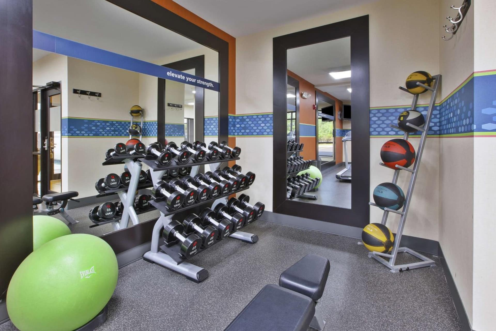 Hampton Inn Commerce/Novi gallery photo in Walled Lake, MI — image 24