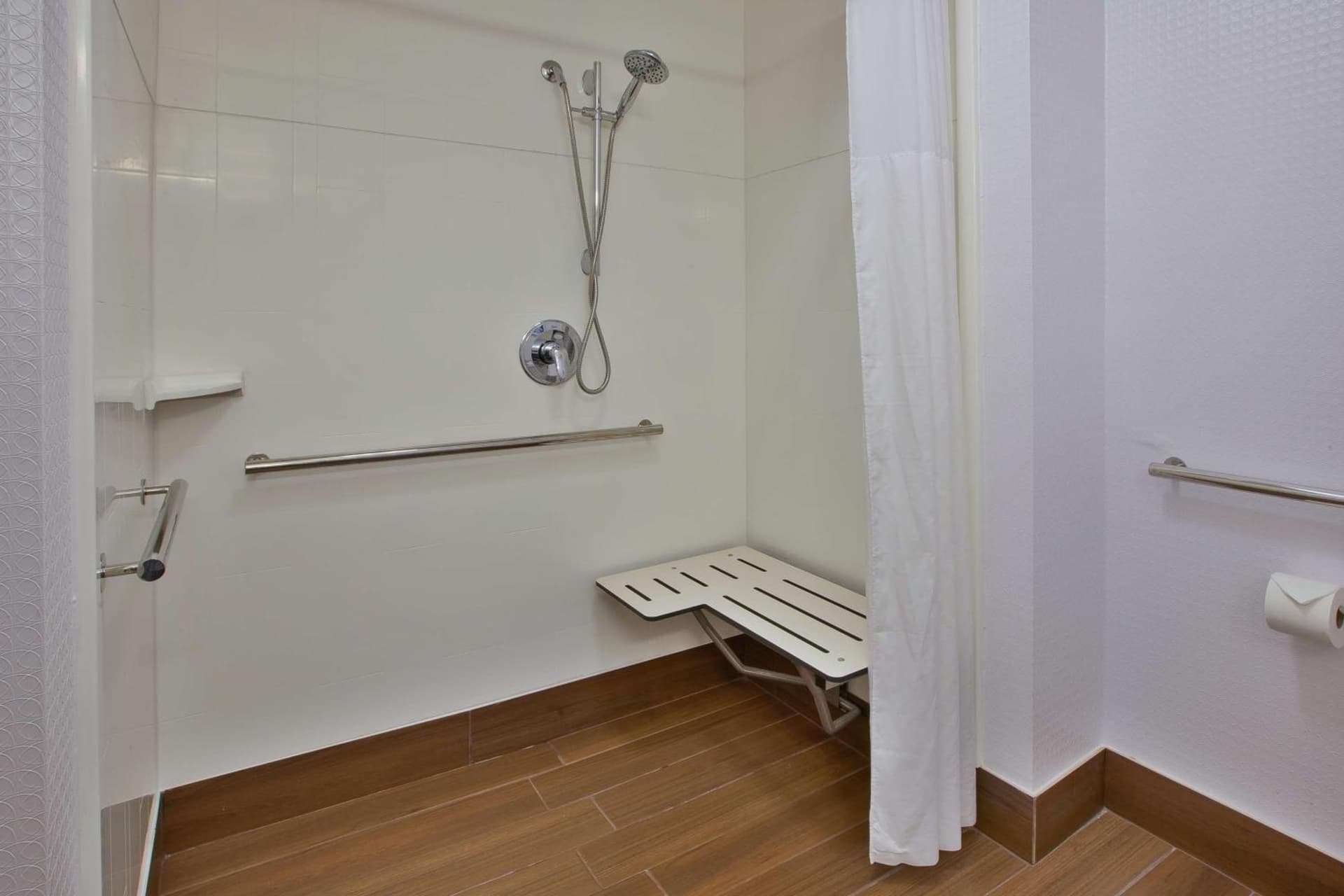 Hampton Inn Commerce/Novi gallery photo in Walled Lake, MI — image 16