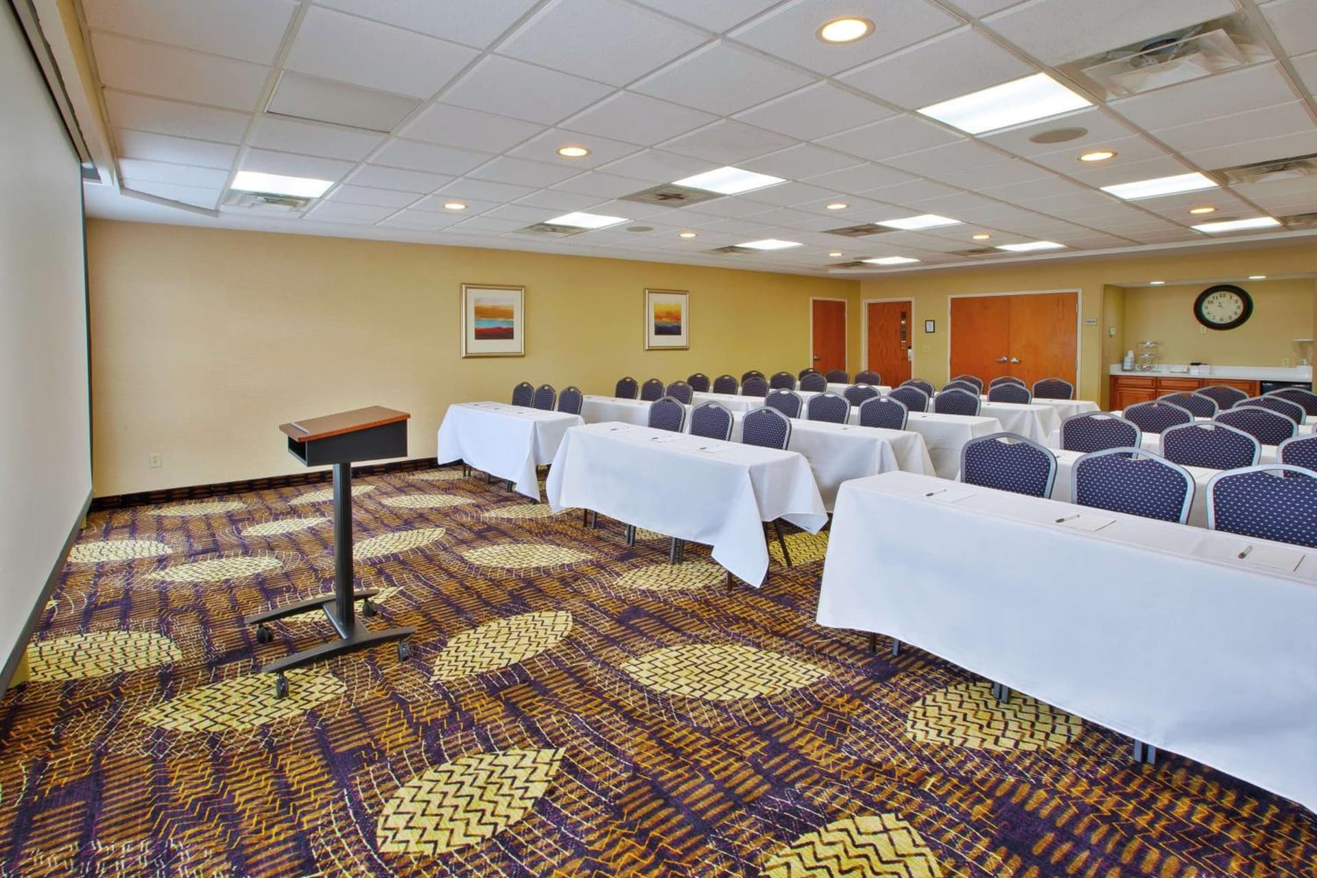 Hampton Inn Commerce/Novi gallery photo in Walled Lake, MI — image 12