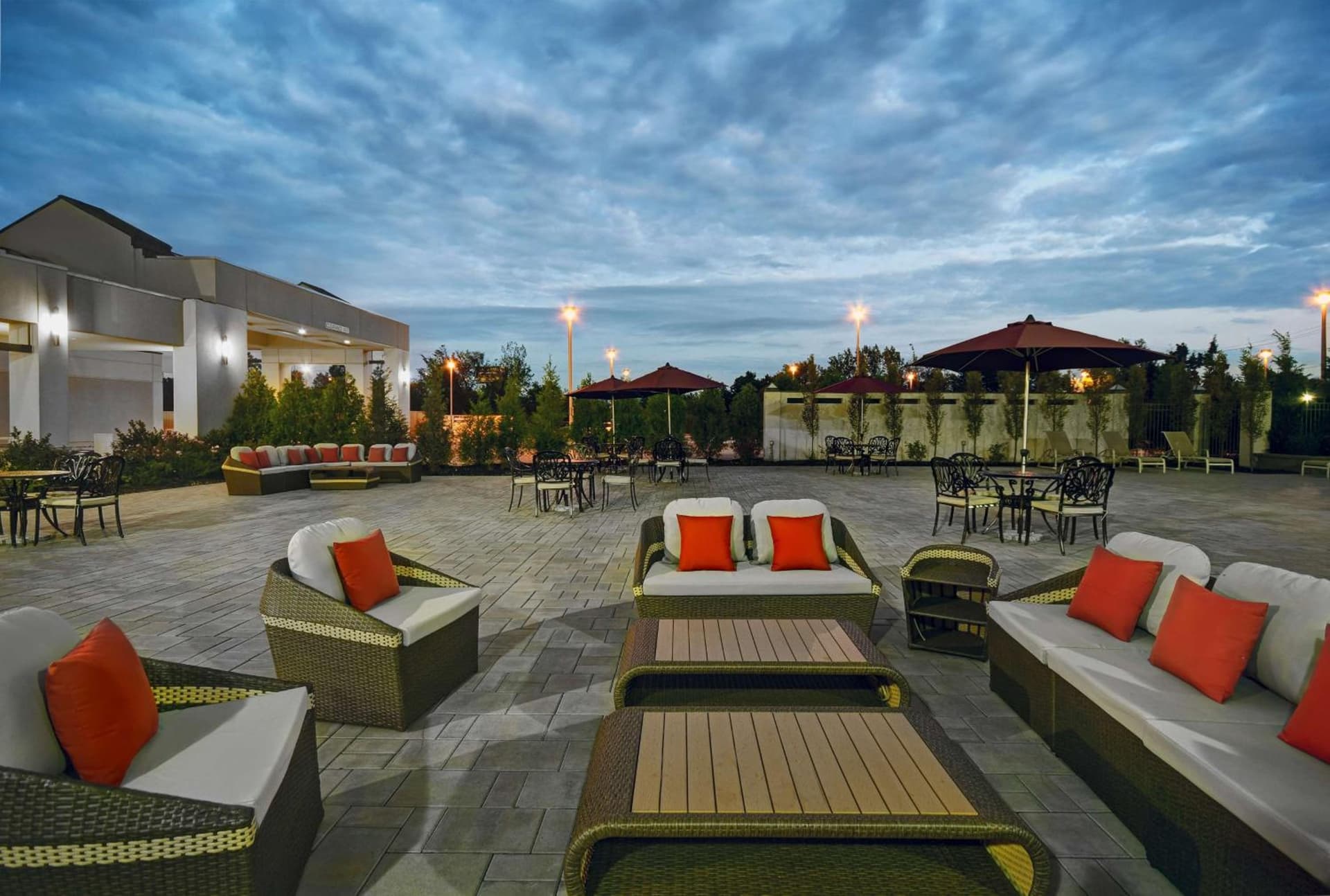 Hilton Hasbrouck Heights-Meadowlands interior in Hasbrouck Heights, NJ — gallery photo 2