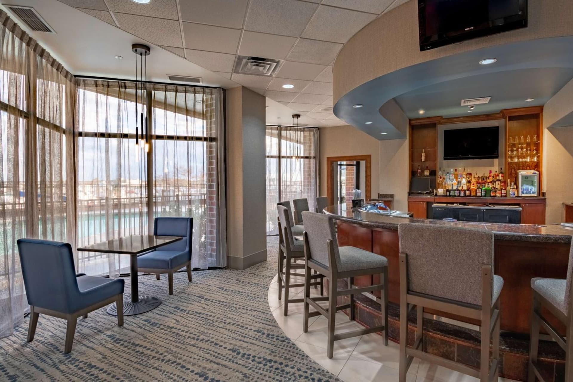 DoubleTree by Hilton New Bern - Riverfront gallery photo in New Bern, NC — image 5
