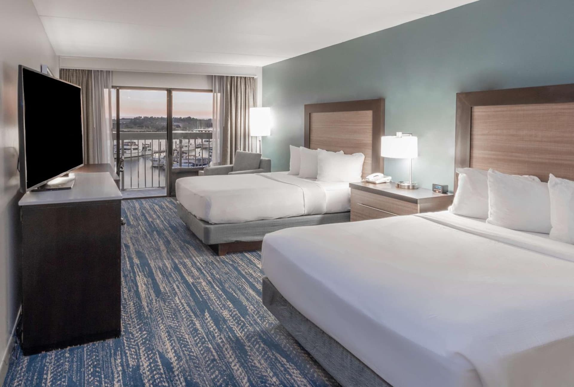 DoubleTree by Hilton New Bern - Riverfront gallery photo in New Bern, NC — image 9
