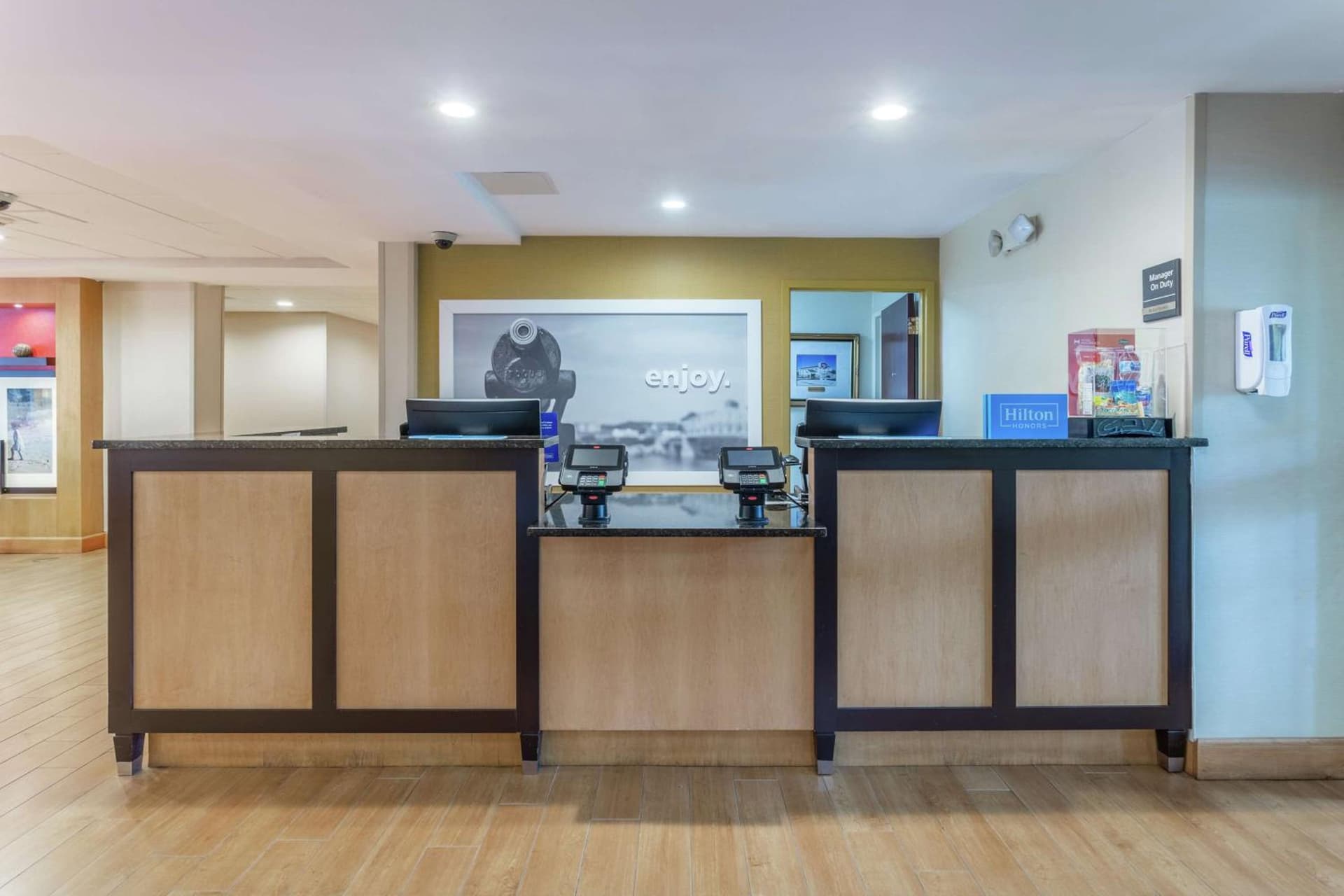 Hampton Inn Groton/Mystic interior in Groton, CT — gallery photo 2